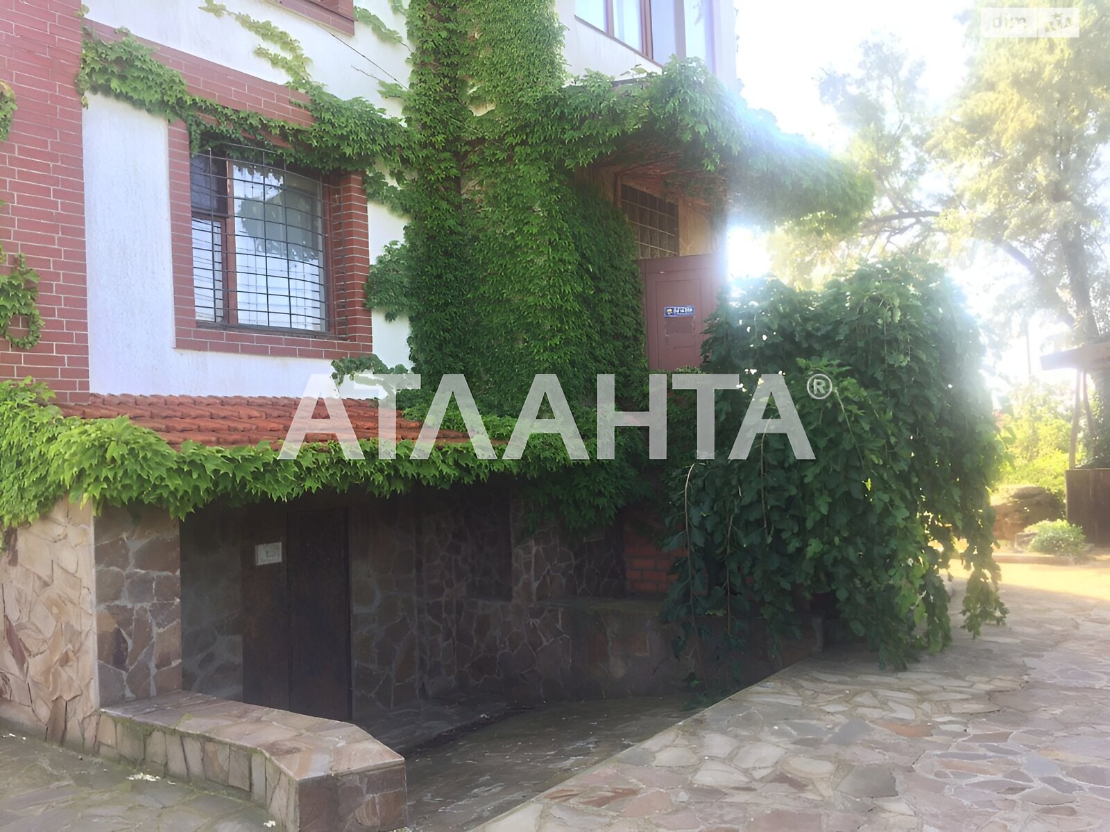 триповерховий будинок бесідка, 270 кв. м, ракушечник (ракушняк). Продаж у Дачному фото 1 триповерховий будинок бесідка, 270 кв. м, ракушечник (ракушняк). Продаж у Дачному фото 1