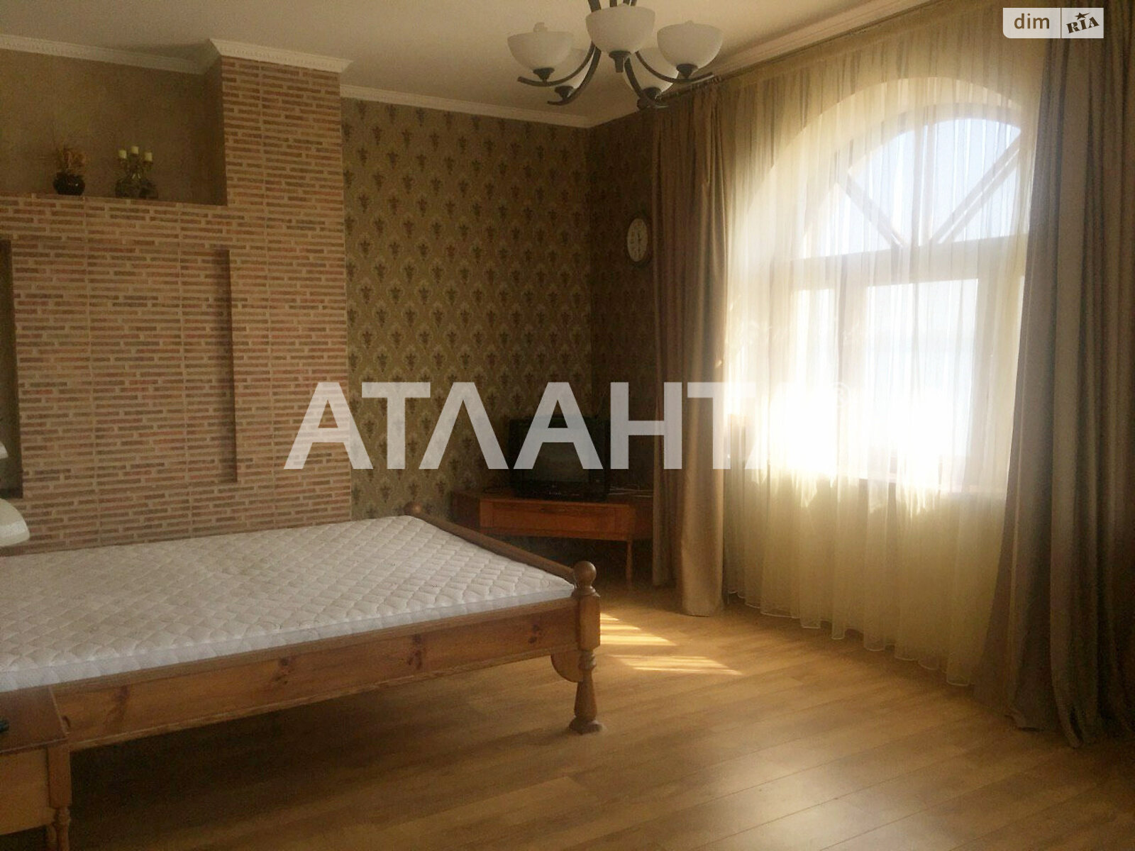 триповерховий будинок бесідка, 270 кв. м, ракушечник (ракушняк). Продаж у Дачному фото 1 триповерховий будинок бесідка, 270 кв. м, ракушечник (ракушняк). Продаж у Дачному фото 1