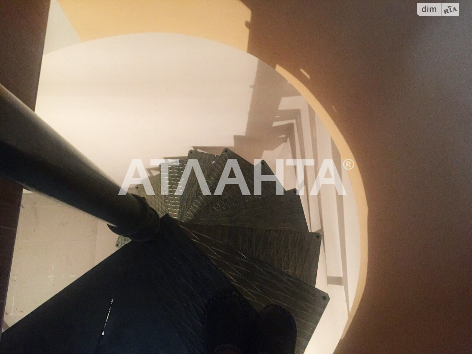 триповерховий будинок бесідка, 270 кв. м, ракушечник (ракушняк). Продаж у Дачному фото 1 триповерховий будинок бесідка, 270 кв. м, ракушечник (ракушняк). Продаж у Дачному фото 1