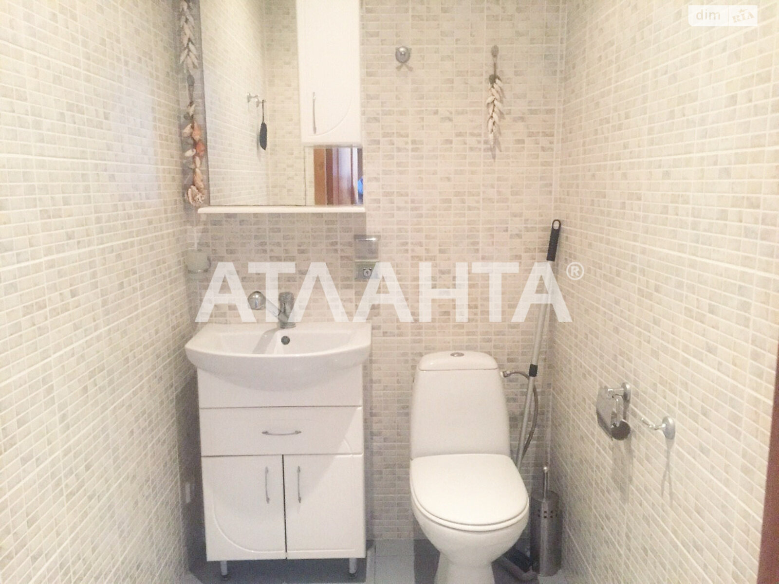 триповерховий будинок бесідка, 270 кв. м, ракушечник (ракушняк). Продаж у Дачному фото 1 триповерховий будинок бесідка, 270 кв. м, ракушечник (ракушняк). Продаж у Дачному фото 1