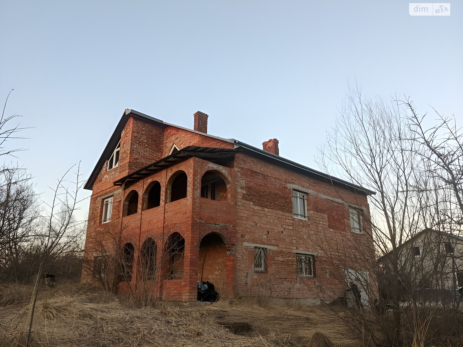 двухэтажный дом с гаражом, 250 кв. м, кирпич. Продажа в Даляве фото 1 двухэтажный дом с гаражом, 250 кв. м, кирпич. Продажа в Даляве фото 1