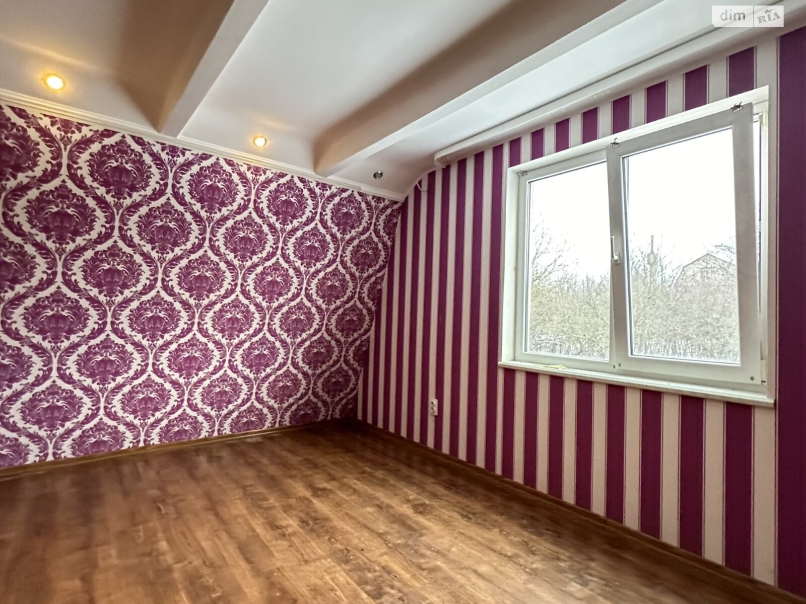 трехэтажный дом с гаражом, 148 кв. м, кирпич. Продажа в Давыдковцах фото 1