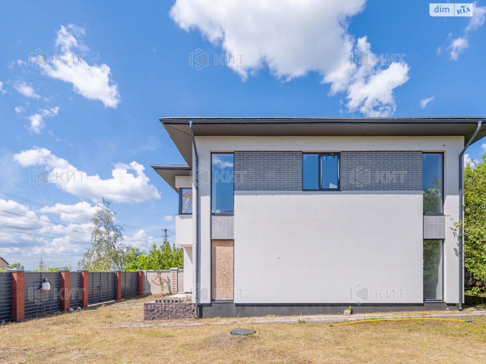 двухэтажный дом, 170 кв. м, кирпич. Продажа в Дергачах фото 1