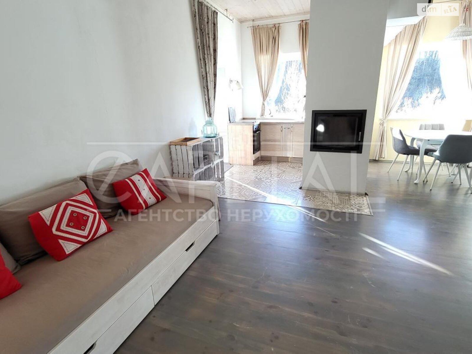 триповерховий будинок з опаленням, 150 кв. м, цегла. Продаж у Дмитренках фото 1 триповерховий будинок з опаленням, 150 кв. м, цегла. Продаж у Дмитренках фото 1