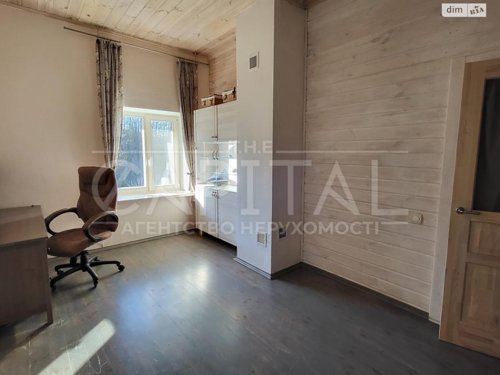 триповерховий будинок з опаленням, 150 кв. м, цегла. Продаж у Дмитренках фото 1 триповерховий будинок з опаленням, 150 кв. м, цегла. Продаж у Дмитренках фото 1