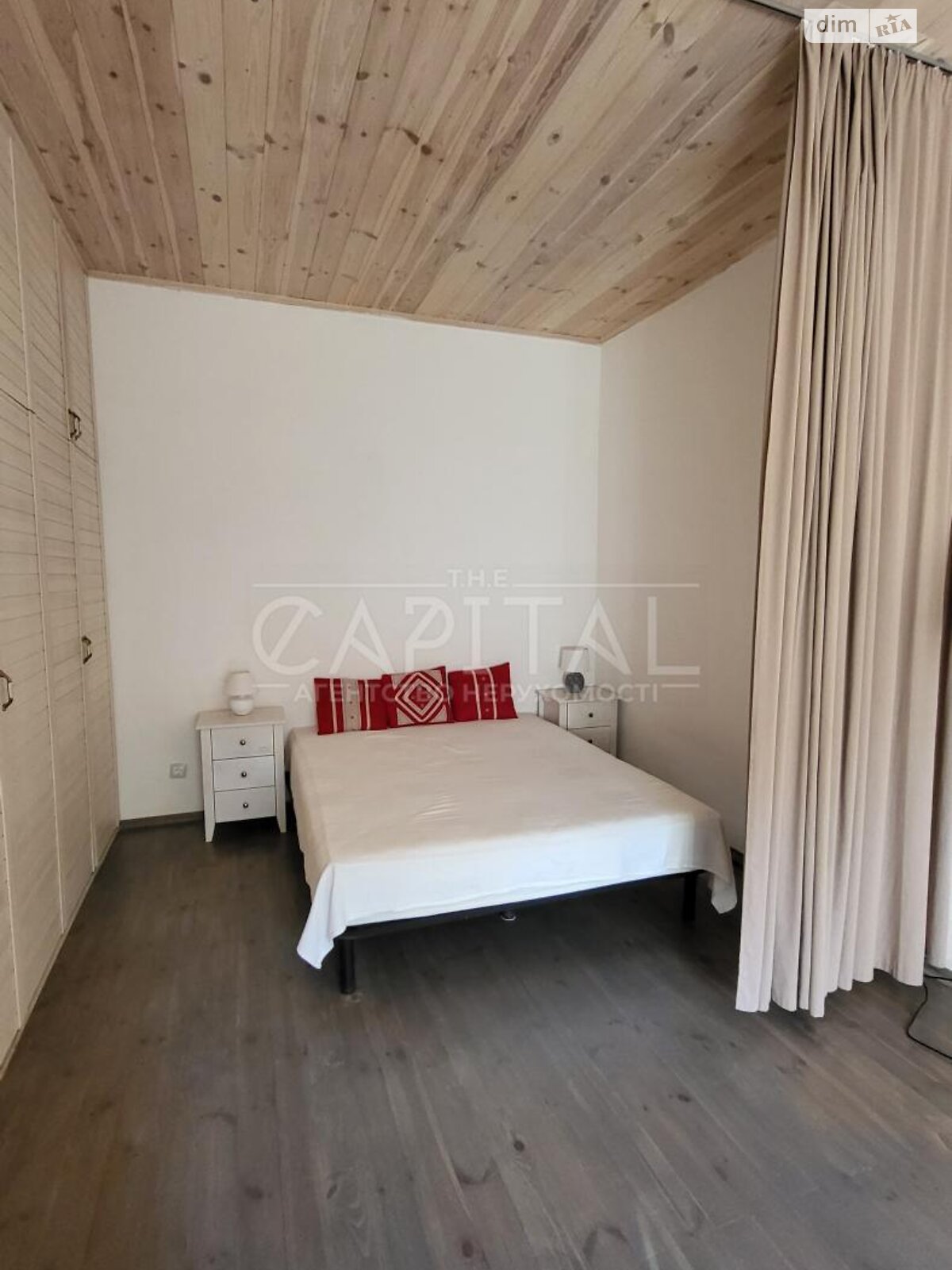 триповерховий будинок з опаленням, 150 кв. м, цегла. Продаж у Дмитренках фото 1 триповерховий будинок з опаленням, 150 кв. м, цегла. Продаж у Дмитренках фото 1
