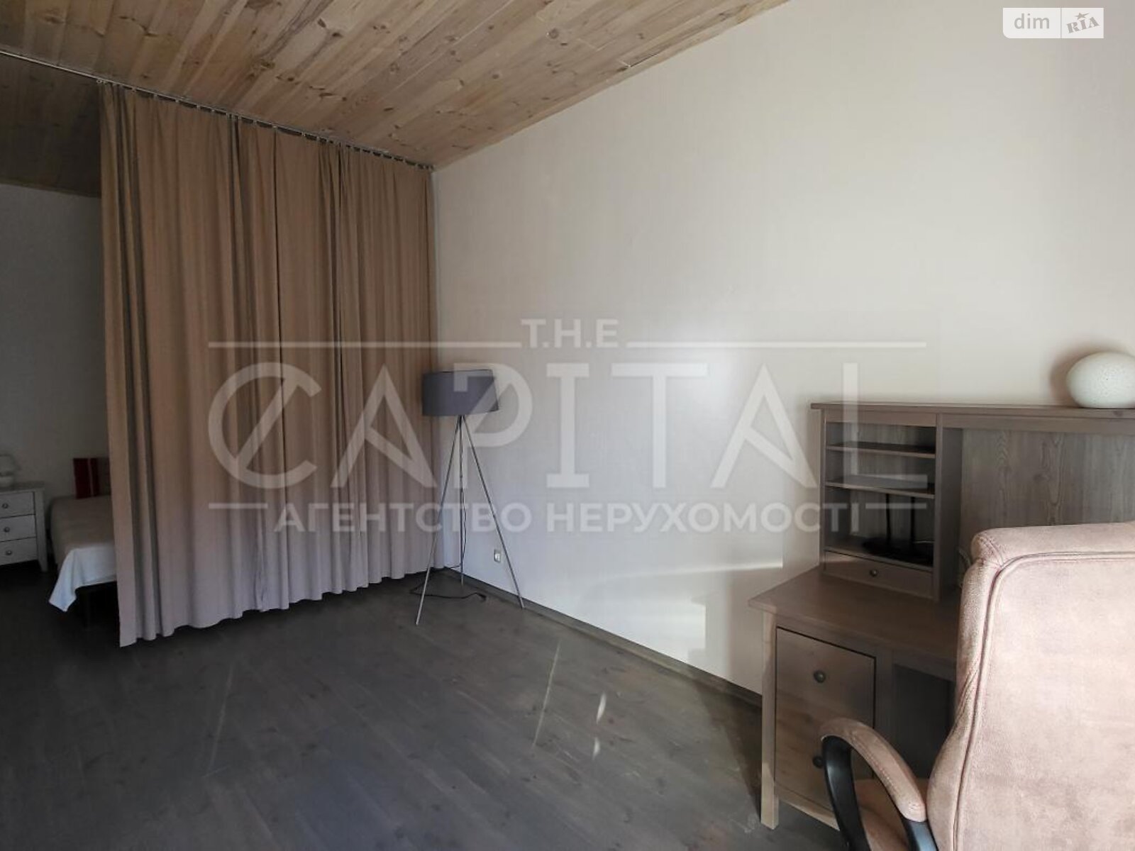 триповерховий будинок з опаленням, 150 кв. м, цегла. Продаж у Дмитренках фото 1 триповерховий будинок з опаленням, 150 кв. м, цегла. Продаж у Дмитренках фото 1