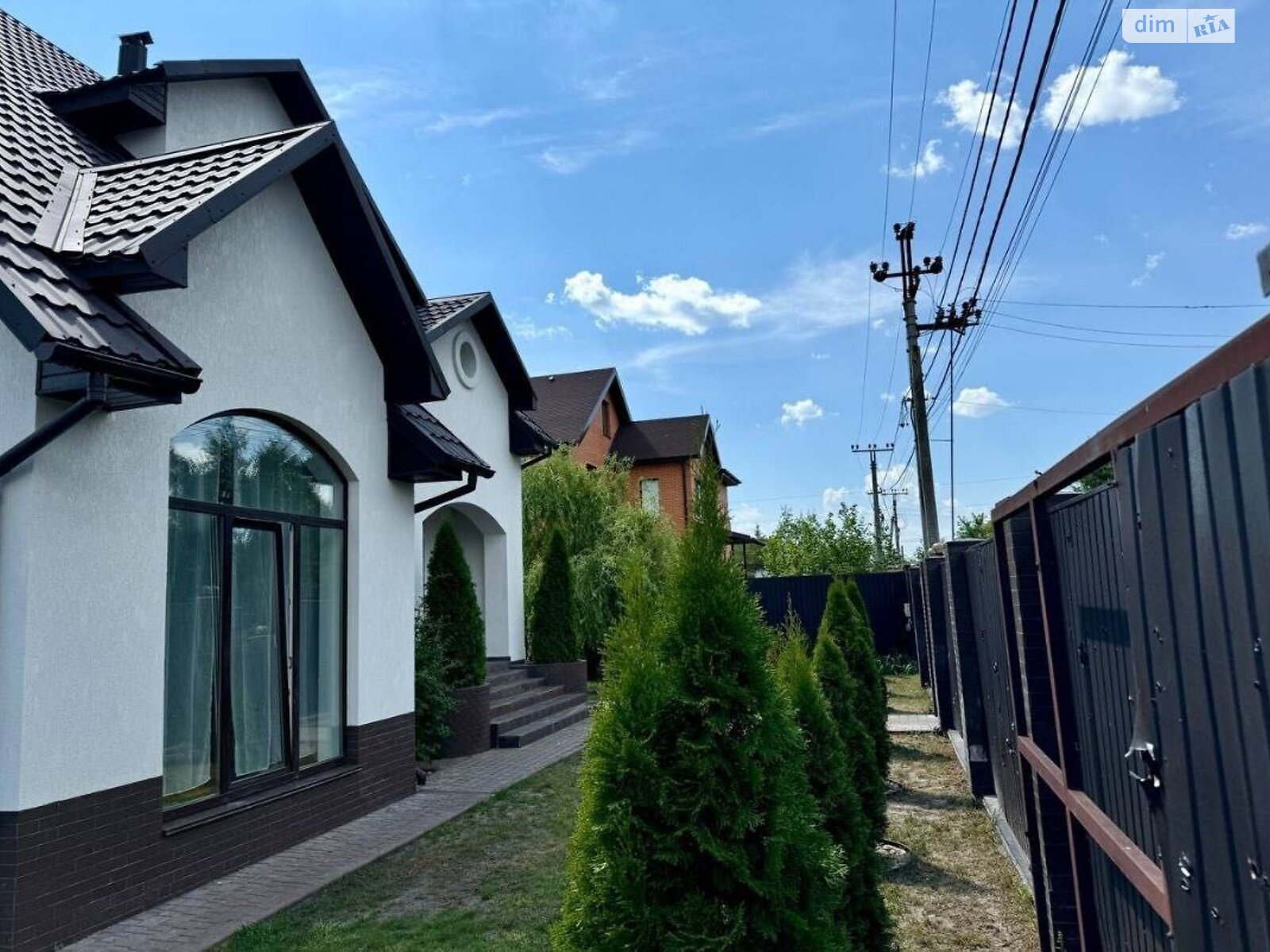 двухэтажный дом с верандой, 188.3 кв. м, кирпич. Продажа в Дмитровке фото 1 двухэтажный дом с верандой, 188.3 кв. м, кирпич. Продажа в Дмитровке фото 1