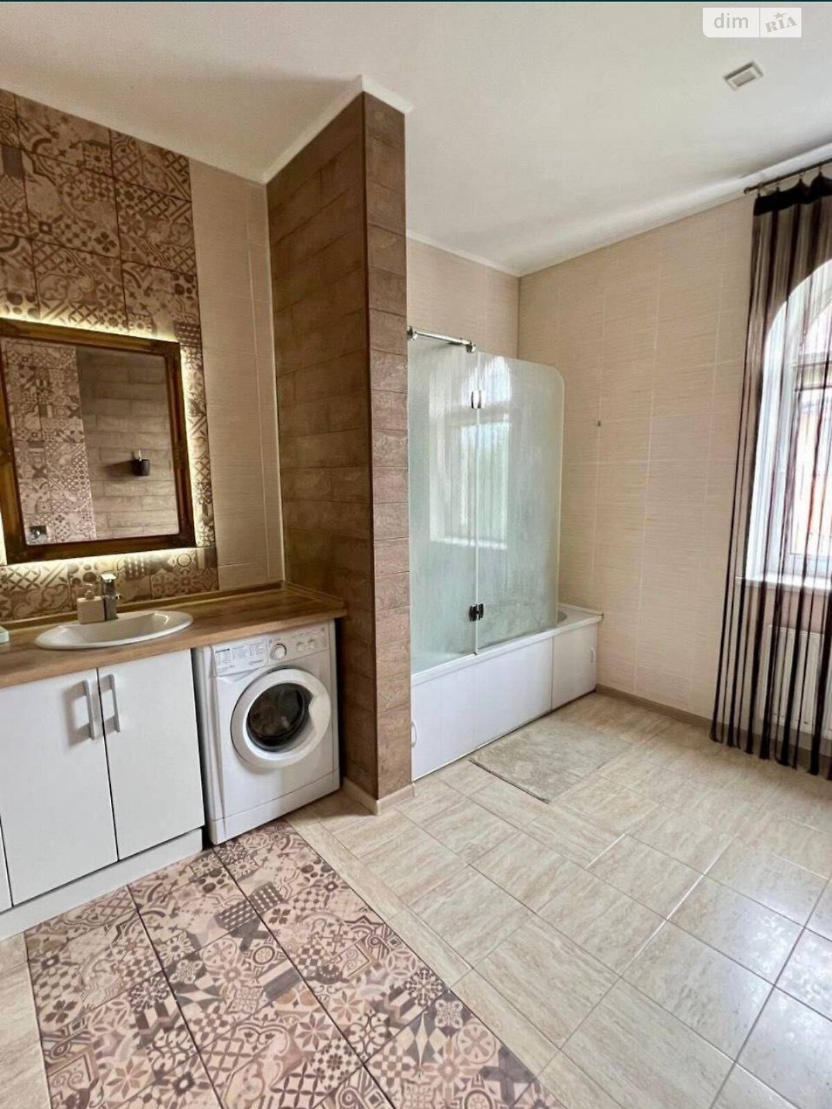 двухэтажный дом с верандой, 188.3 кв. м, кирпич. Продажа в Дмитровке фото 1 двухэтажный дом с верандой, 188.3 кв. м, кирпич. Продажа в Дмитровке фото 1