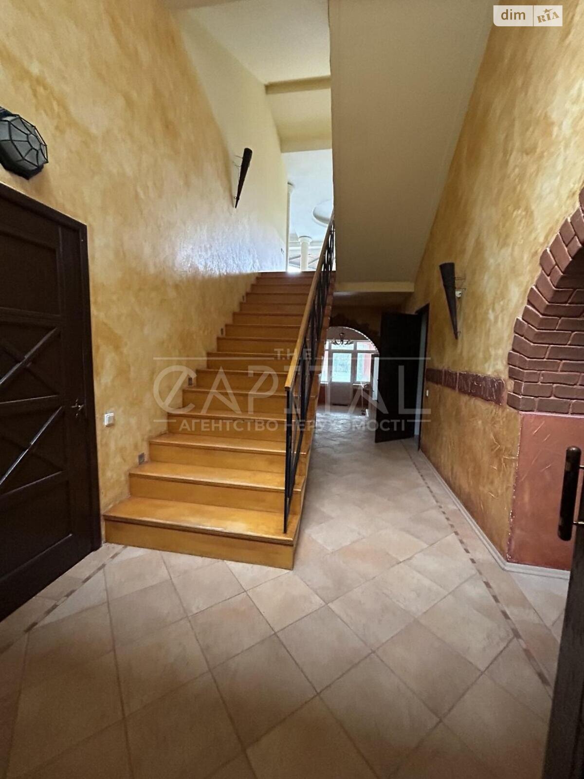 триповерховий будинок з верандою, 611.8 кв. м, цегла. Продаж у Дмитрівці фото 1 триповерховий будинок з верандою, 611.8 кв. м, цегла. Продаж у Дмитрівці фото 1
