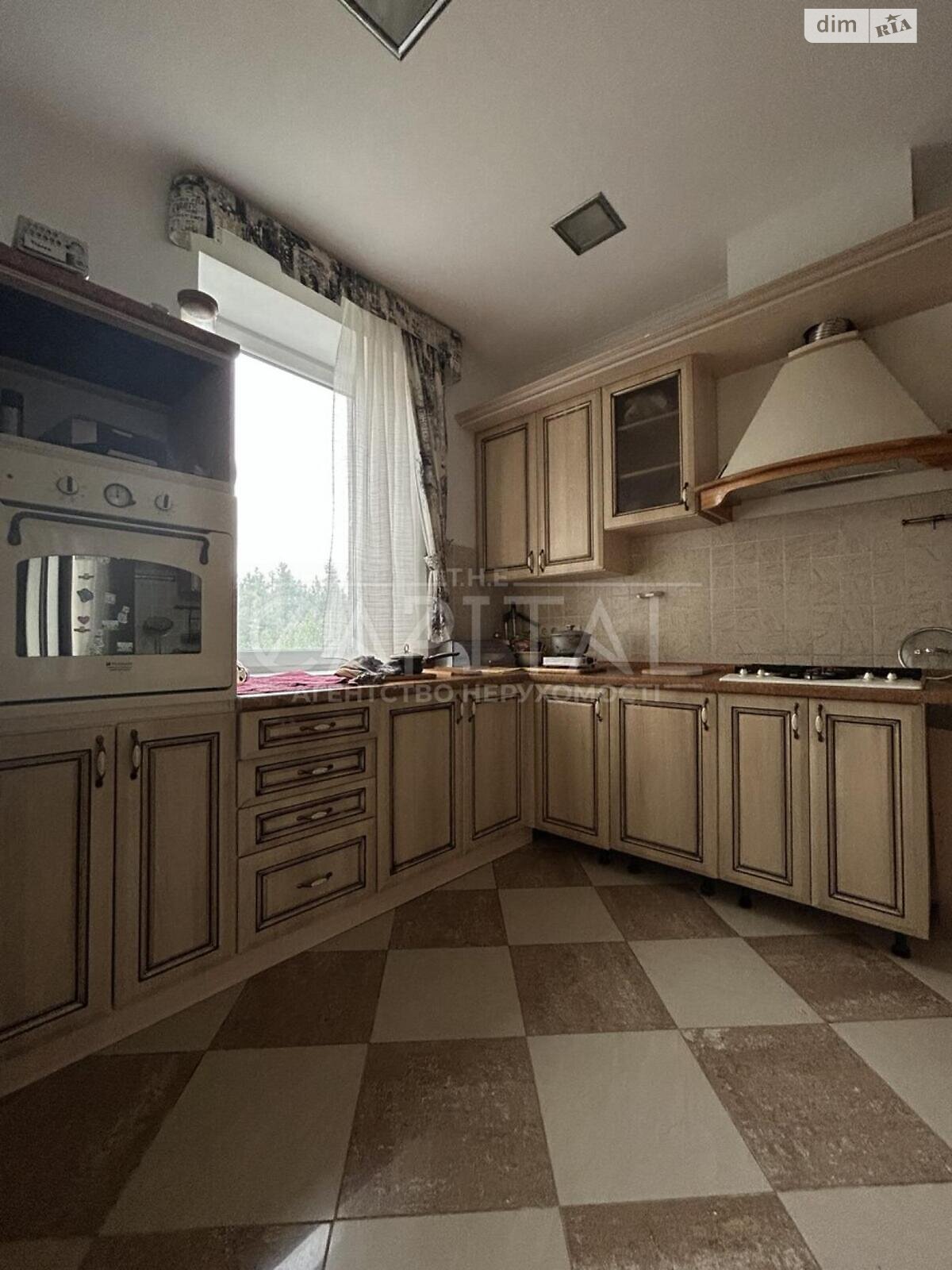 триповерховий будинок з верандою, 611.8 кв. м, цегла. Продаж у Дмитрівці фото 1 триповерховий будинок з верандою, 611.8 кв. м, цегла. Продаж у Дмитрівці фото 1