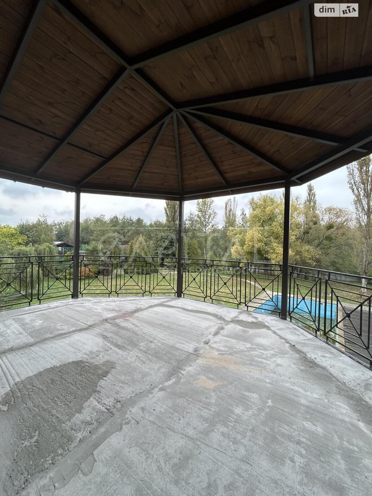 триповерховий будинок з верандою, 611.8 кв. м, цегла. Продаж у Дмитрівці фото 1 триповерховий будинок з верандою, 611.8 кв. м, цегла. Продаж у Дмитрівці фото 1