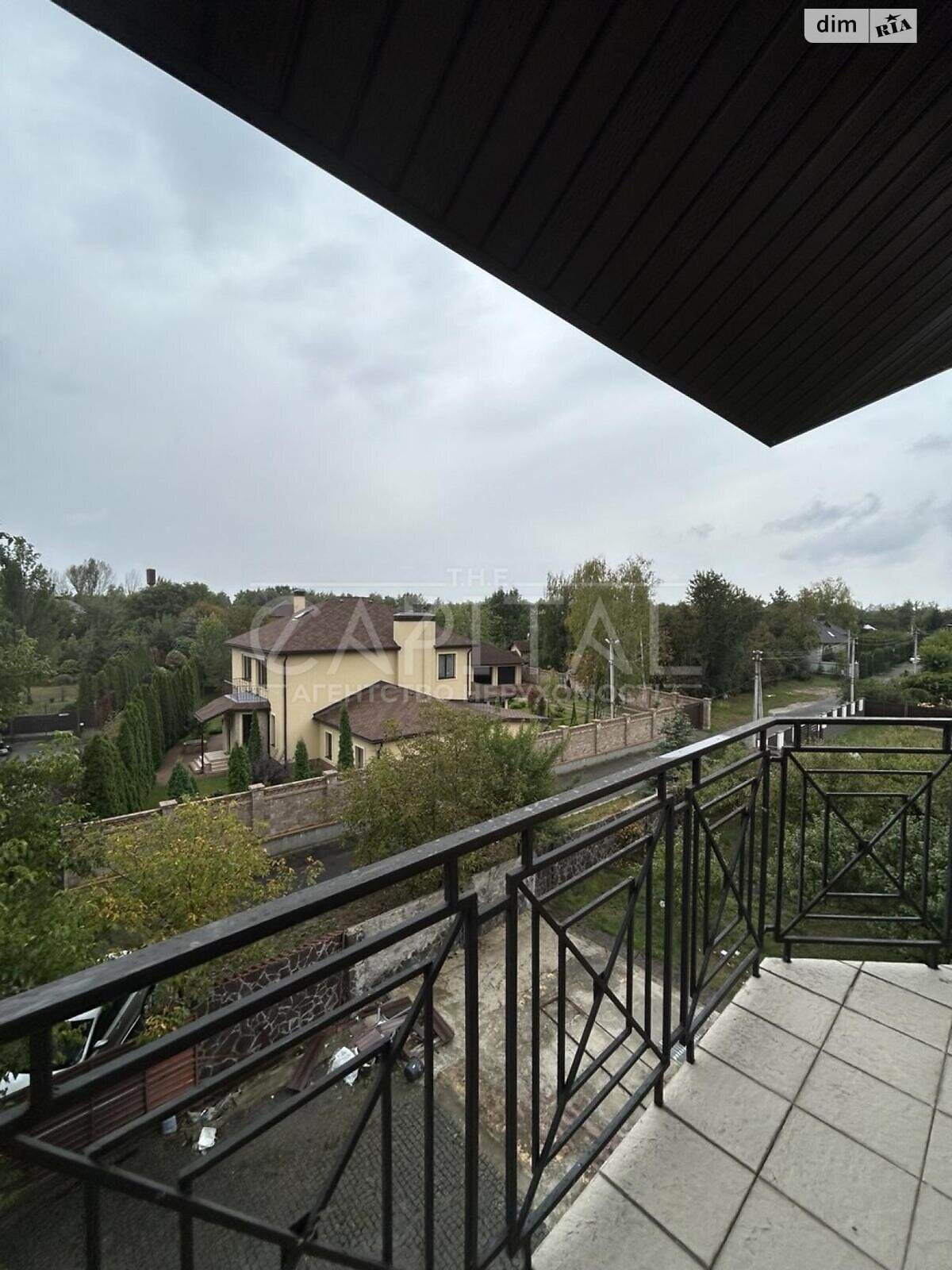 триповерховий будинок з верандою, 611.8 кв. м, цегла. Продаж у Дмитрівці фото 1 триповерховий будинок з верандою, 611.8 кв. м, цегла. Продаж у Дмитрівці фото 1