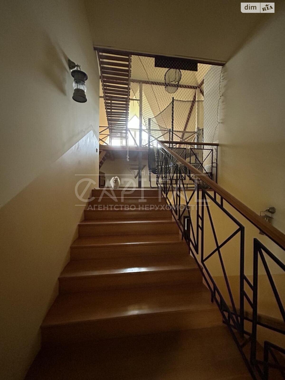 триповерховий будинок з верандою, 611.8 кв. м, цегла. Продаж у Дмитрівці фото 1 триповерховий будинок з верандою, 611.8 кв. м, цегла. Продаж у Дмитрівці фото 1