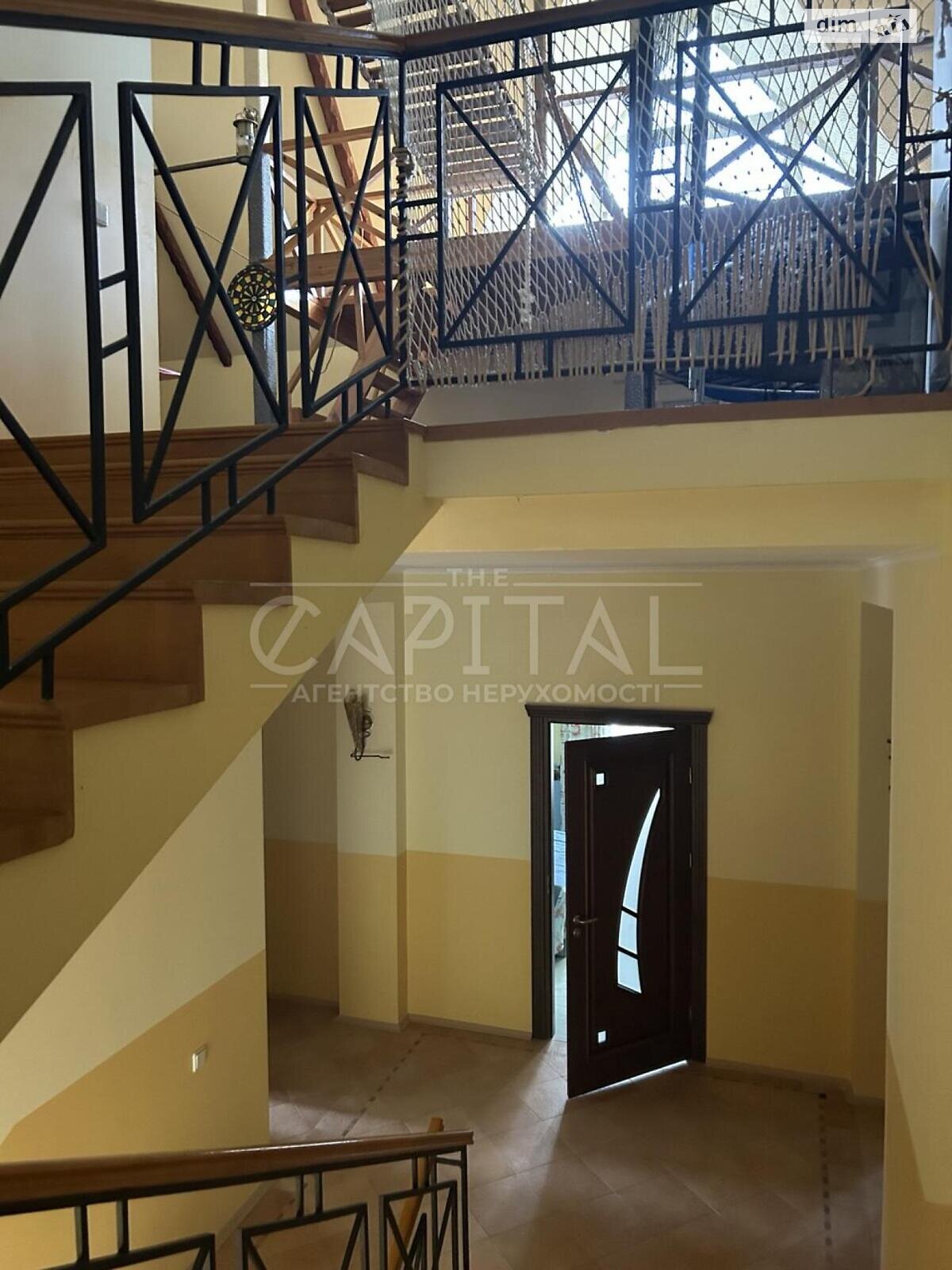 триповерховий будинок з верандою, 611.8 кв. м, цегла. Продаж у Дмитрівці фото 1 триповерховий будинок з верандою, 611.8 кв. м, цегла. Продаж у Дмитрівці фото 1