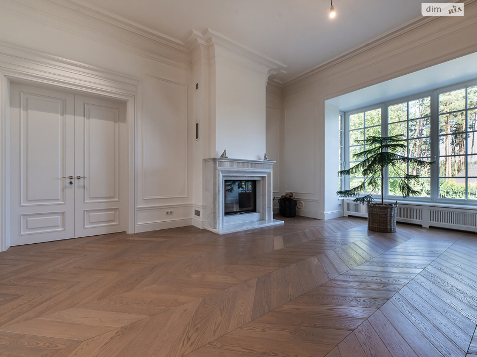 двоповерховий будинок з верандою, 705 кв. м, цегла. Продаж у Дмитрівці фото 1 двоповерховий будинок з верандою, 705 кв. м, цегла. Продаж у Дмитрівці фото 1