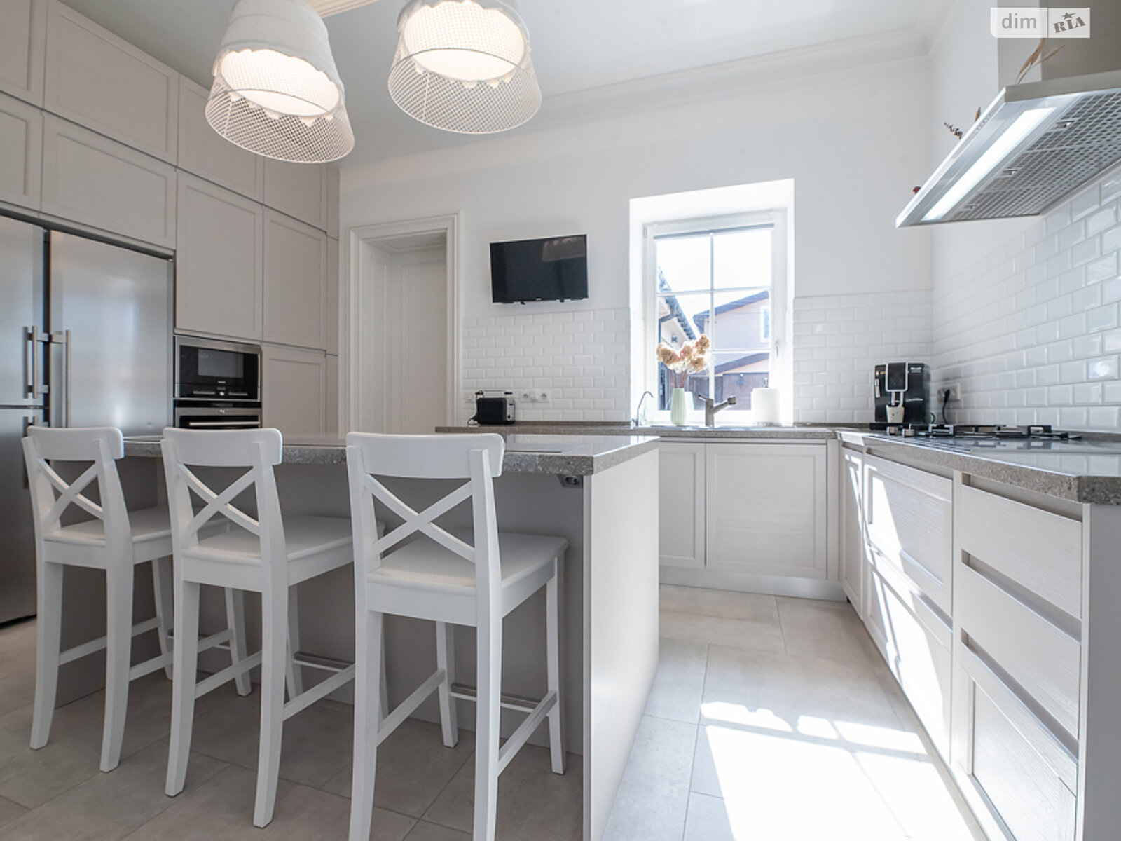 двоповерховий будинок з верандою, 705 кв. м, цегла. Продаж у Дмитрівці фото 1 двоповерховий будинок з верандою, 705 кв. м, цегла. Продаж у Дмитрівці фото 1