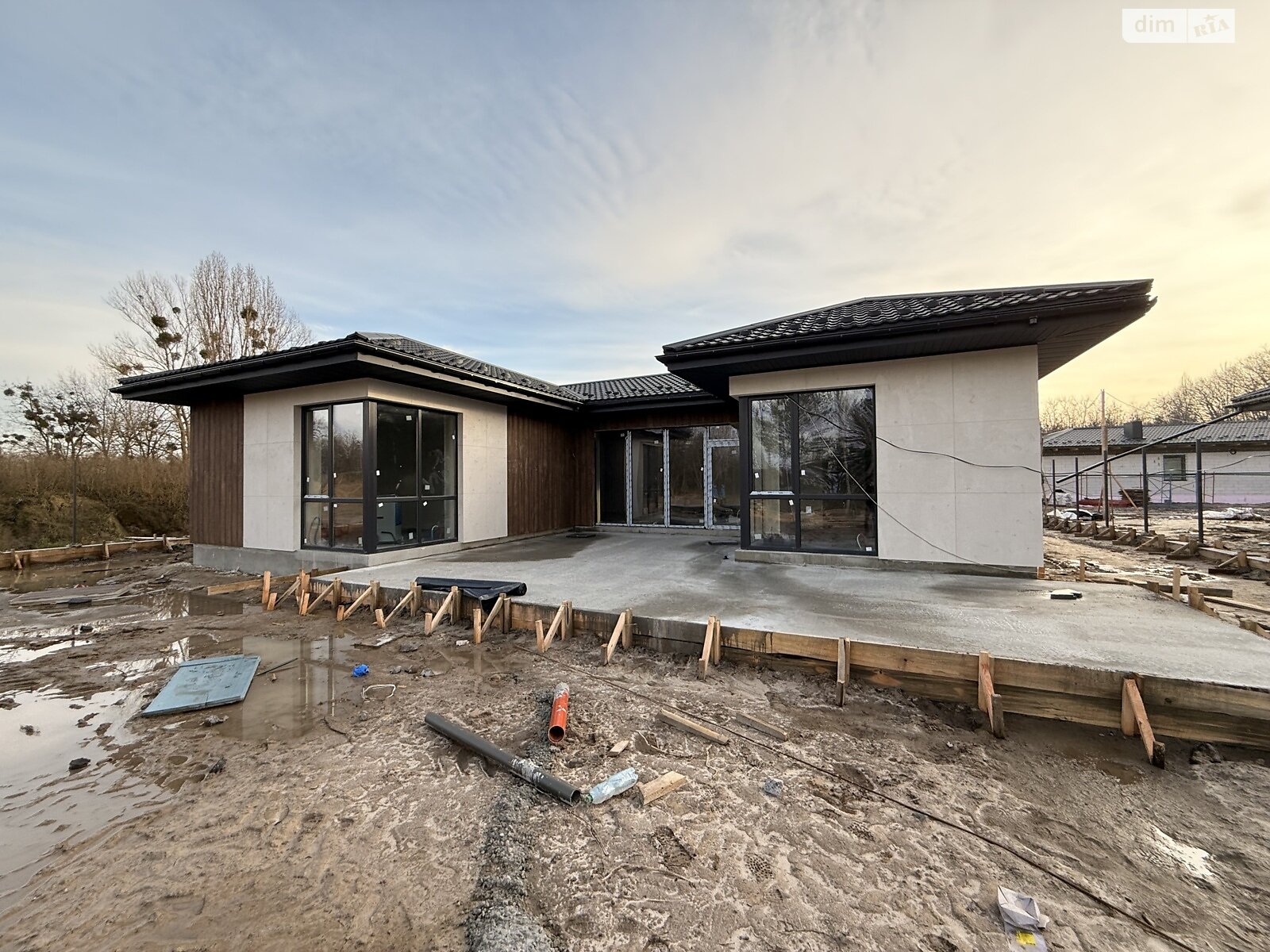 одноэтажный дом, 141 кв. м, газобетон. Продажа в Дмитровке фото 1 одноэтажный дом, 141 кв. м, газобетон. Продажа в Дмитровке фото 1