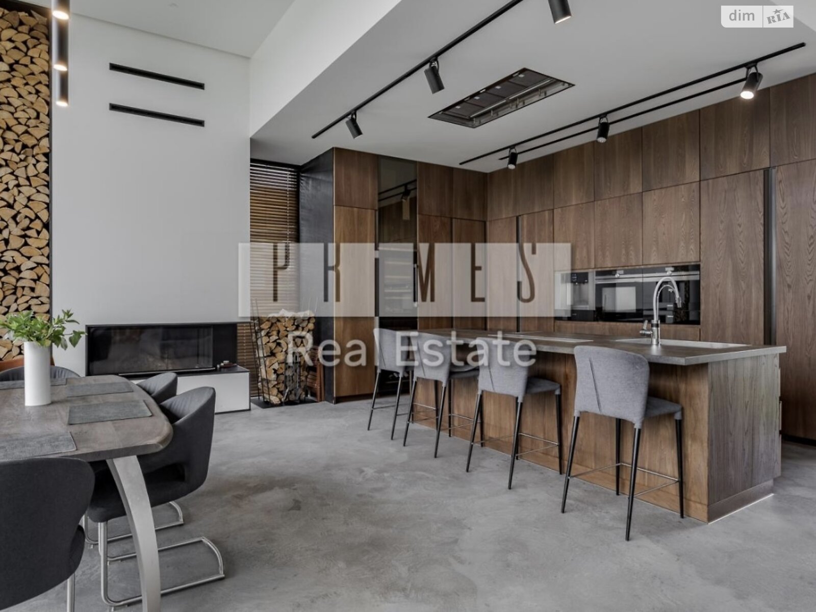 одноэтажный дом с гаражом, 280 кв. м, кирпич. Продажа в Дмитровке фото 1