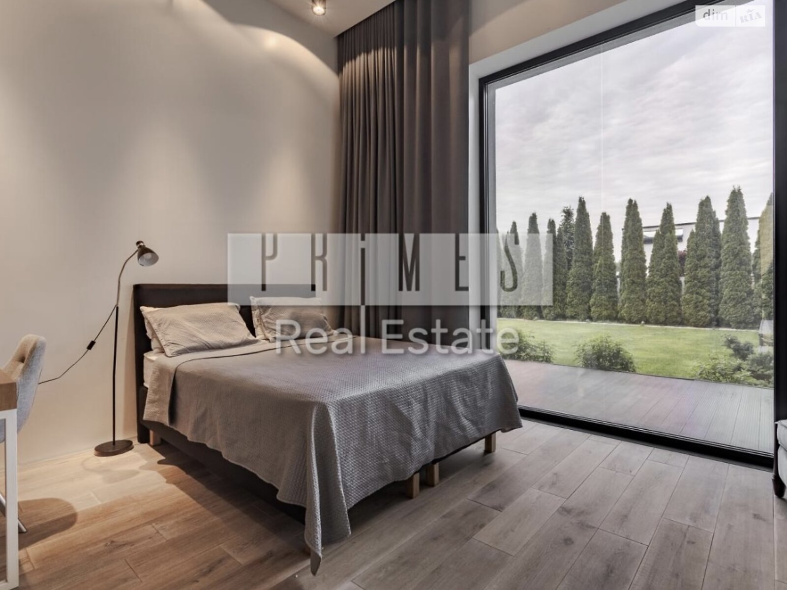 одноэтажный дом с гаражом, 280 кв. м, кирпич. Продажа в Дмитровке фото 1