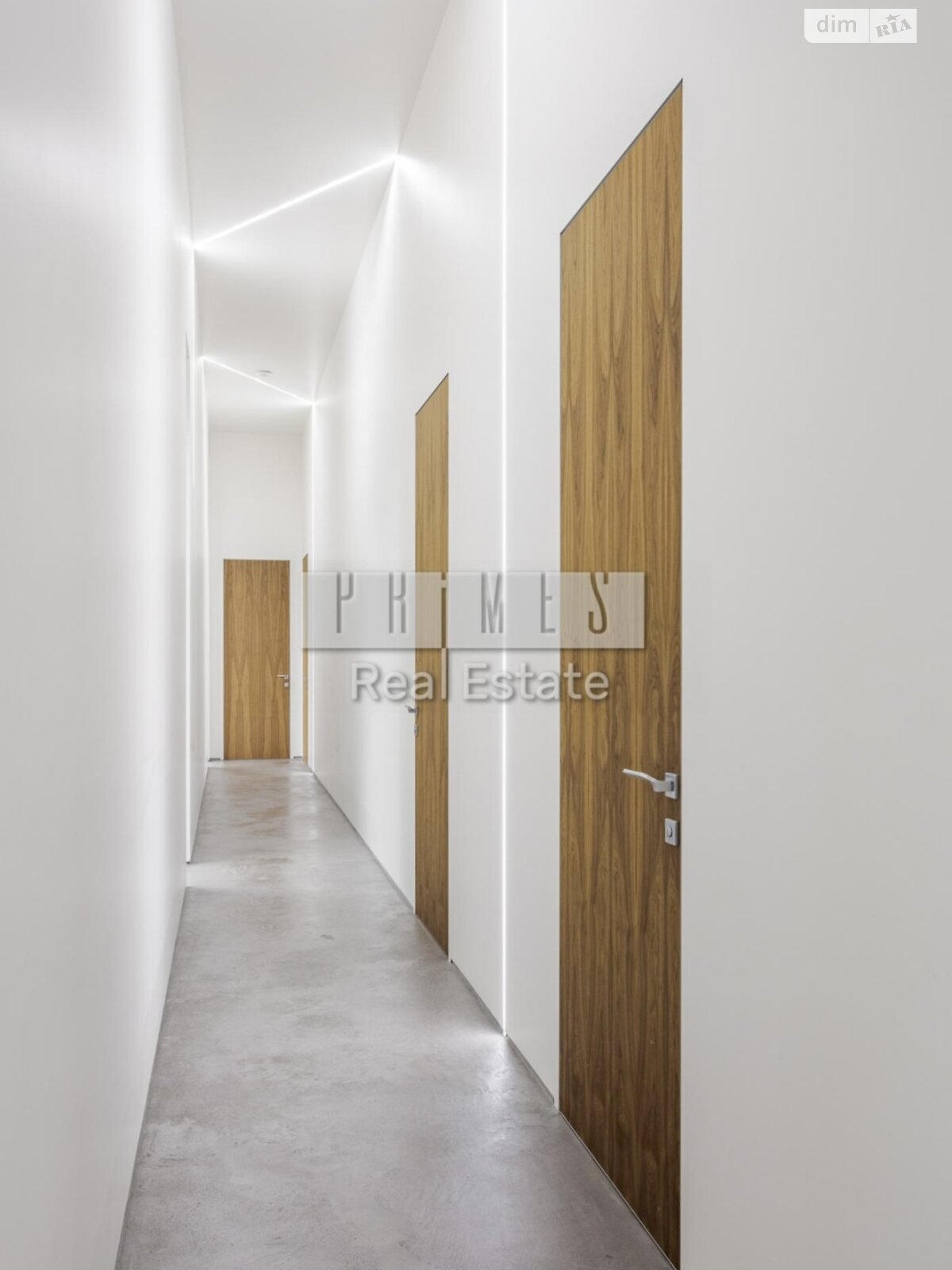 одноэтажный дом с гаражом, 280 кв. м, кирпич. Продажа в Дмитровке фото 1