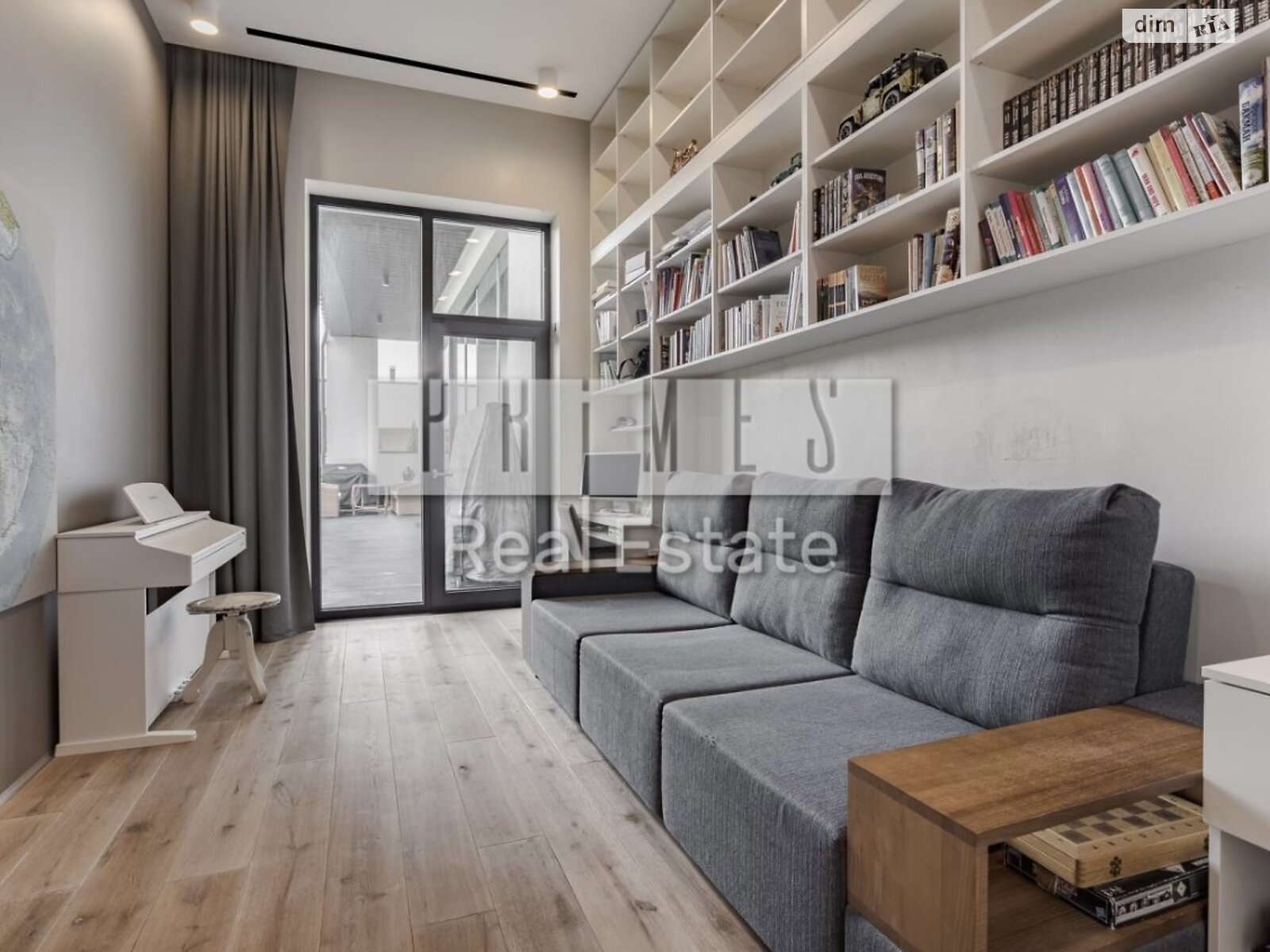 одноэтажный дом с гаражом, 280 кв. м, кирпич. Продажа в Дмитровке фото 1