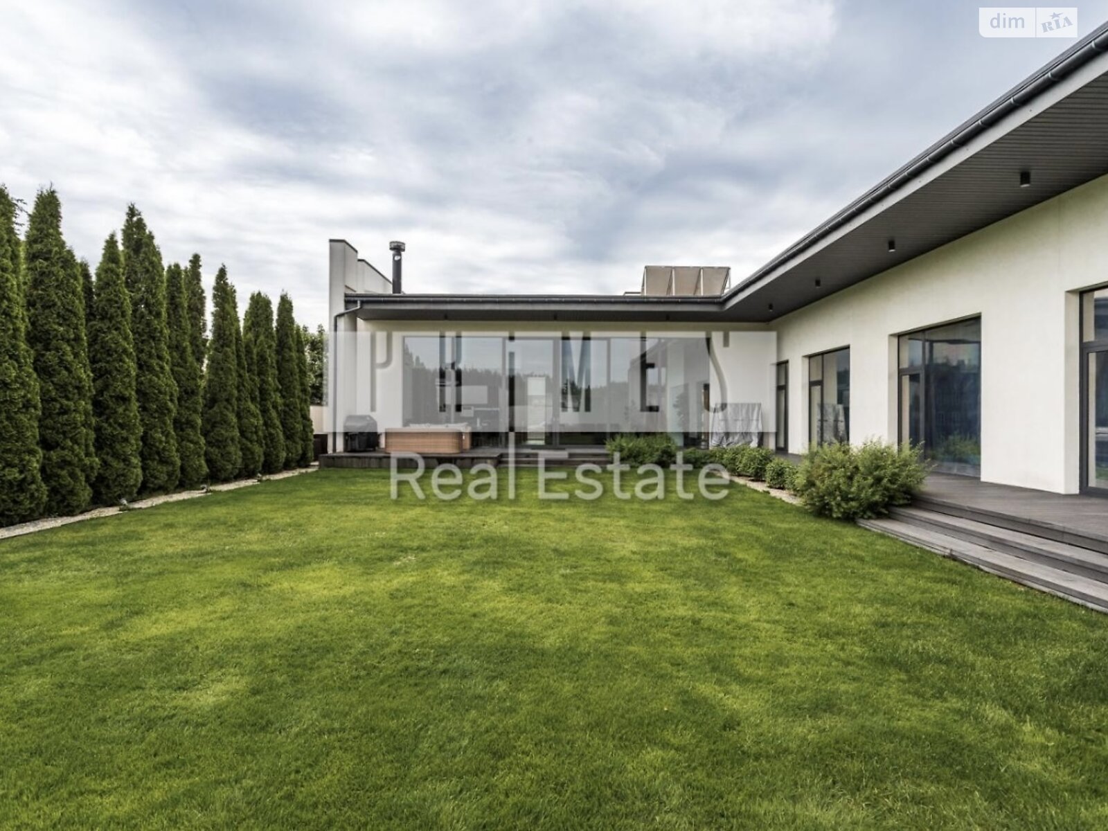 одноэтажный дом с гаражом, 280 кв. м, кирпич. Продажа в Дмитровке фото 1