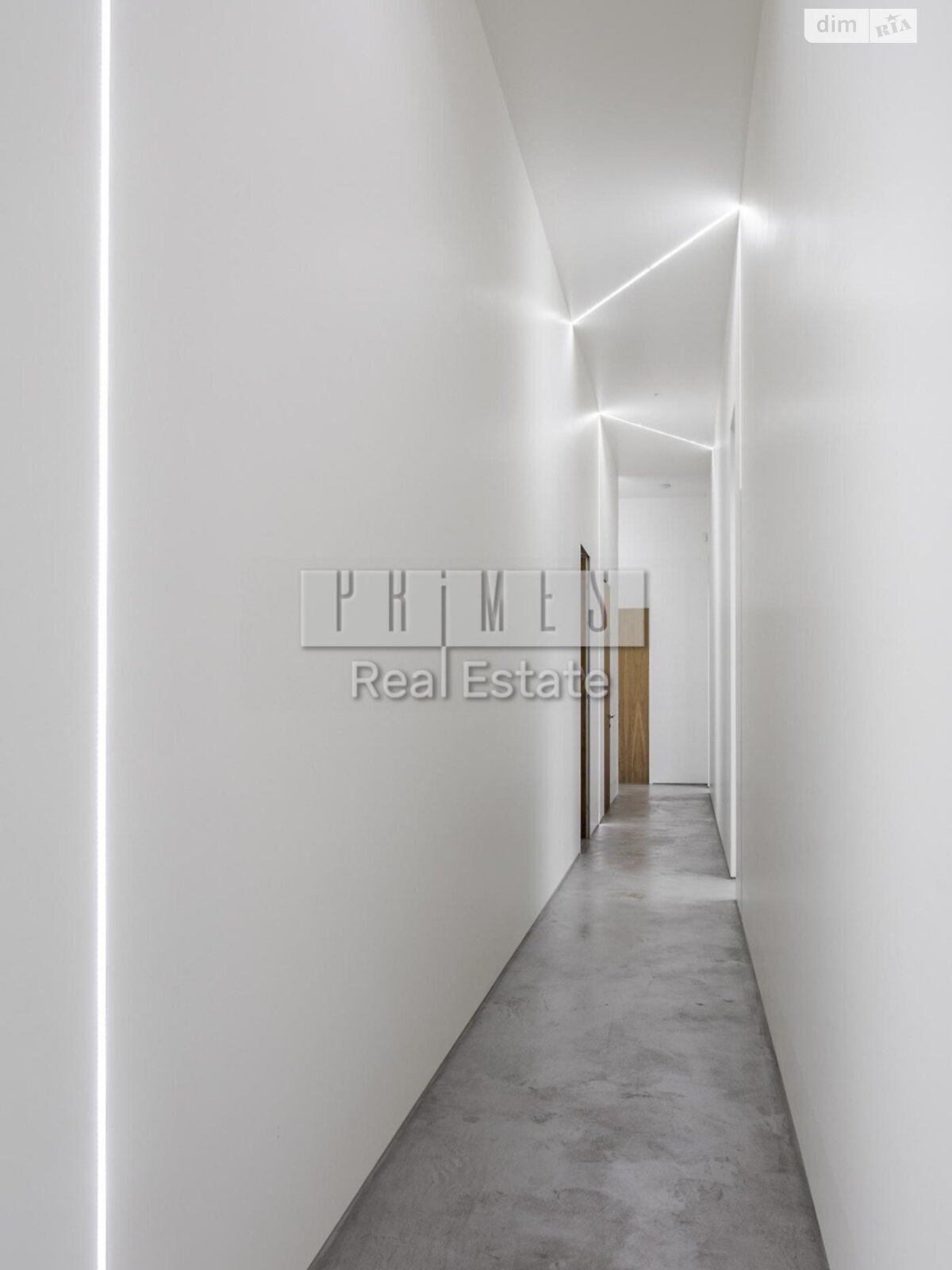 одноэтажный дом с гаражом, 280 кв. м, кирпич. Продажа в Дмитровке фото 1