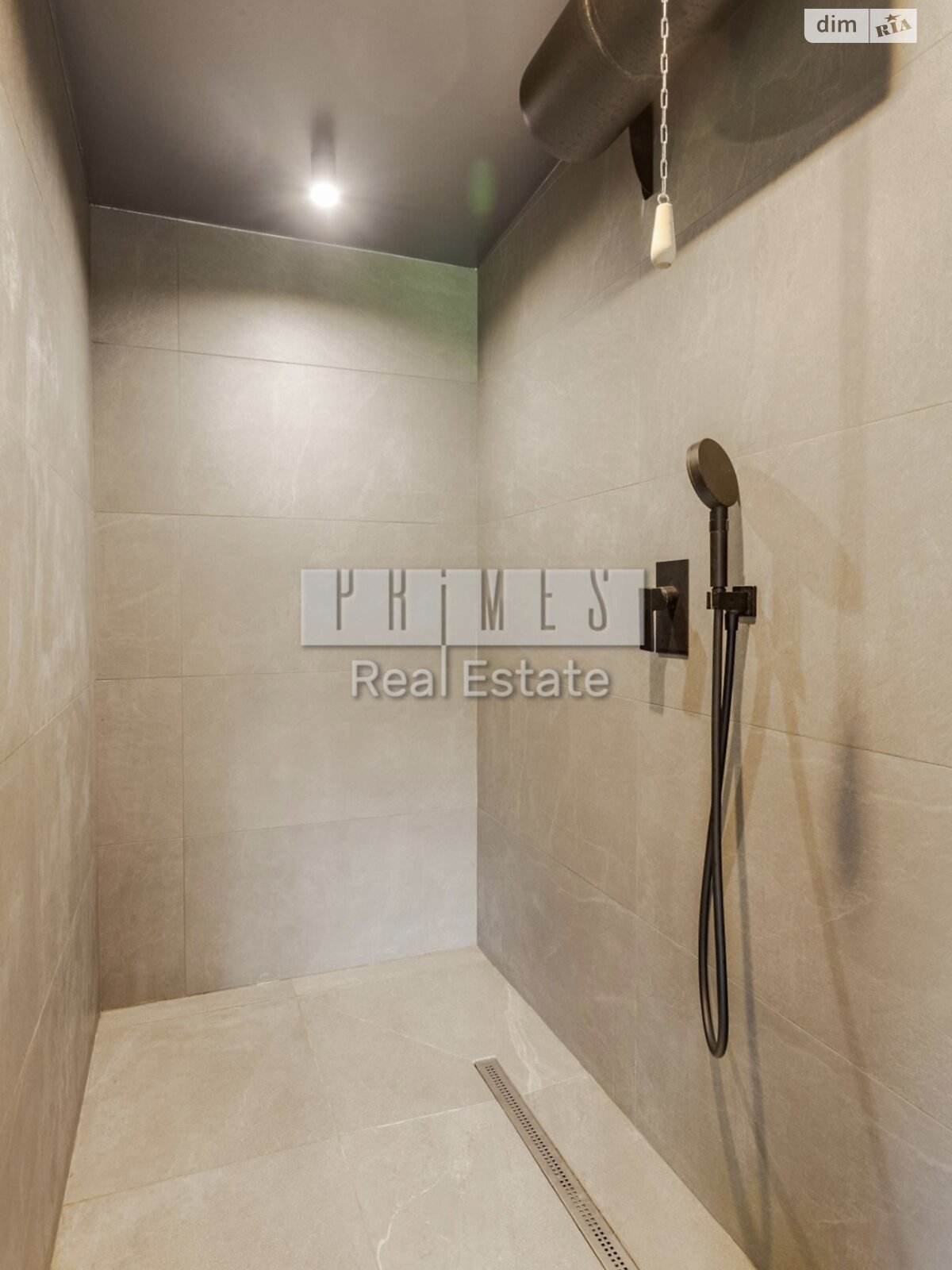 одноэтажный дом с гаражом, 280 кв. м, кирпич. Продажа в Дмитровке фото 1