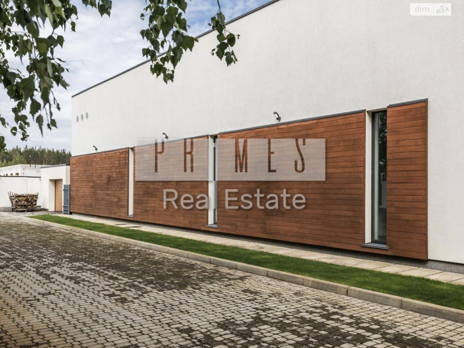 одноэтажный дом с гаражом, 280 кв. м, кирпич. Продажа в Дмитровке фото 1