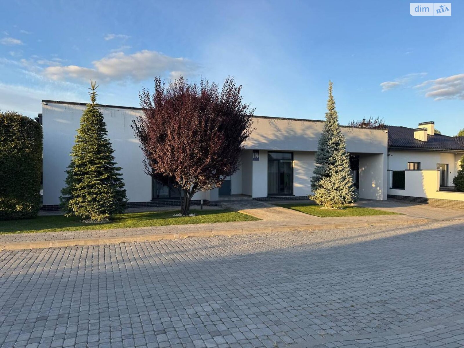 одноэтажный дом с ремонтом, 160 кв. м, кирпич. Продажа в Дмитровке фото 1 одноэтажный дом с ремонтом, 160 кв. м, кирпич. Продажа в Дмитровке фото 1
