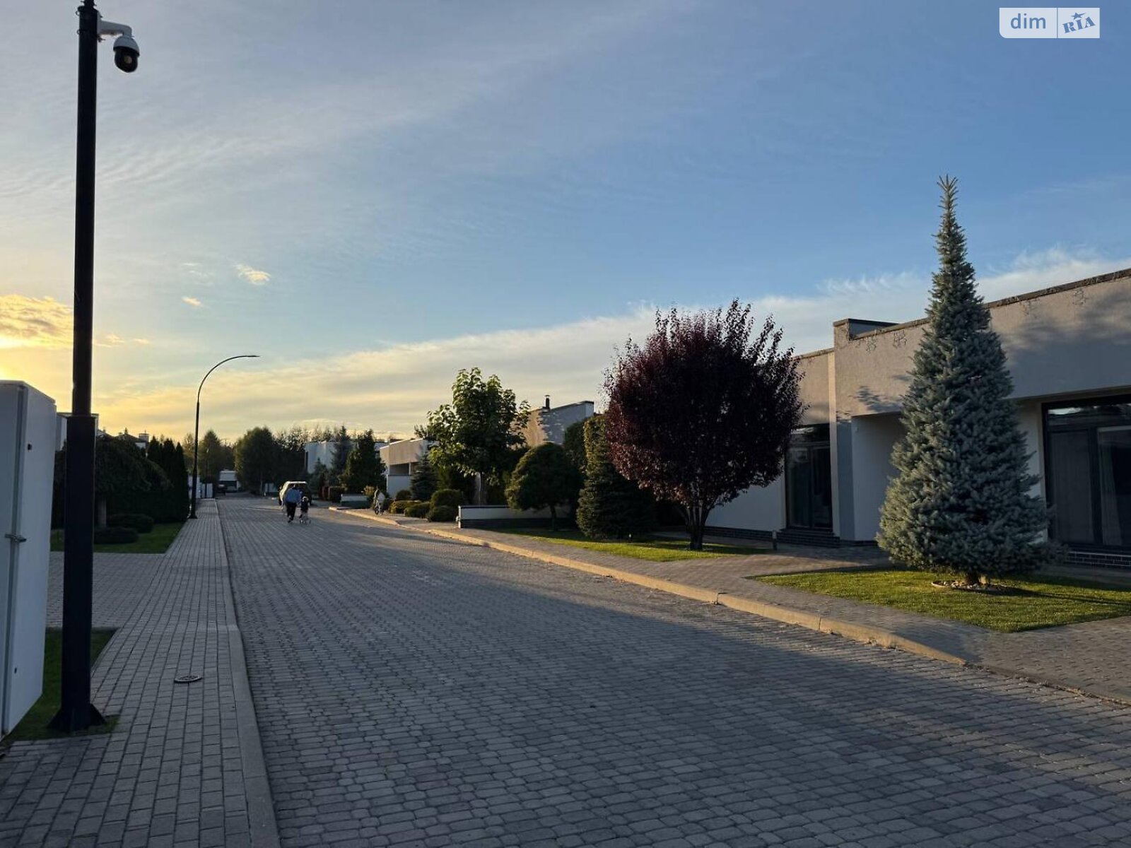 одноэтажный дом с ремонтом, 160 кв. м, кирпич. Продажа в Дмитровке фото 1 одноэтажный дом с ремонтом, 160 кв. м, кирпич. Продажа в Дмитровке фото 1