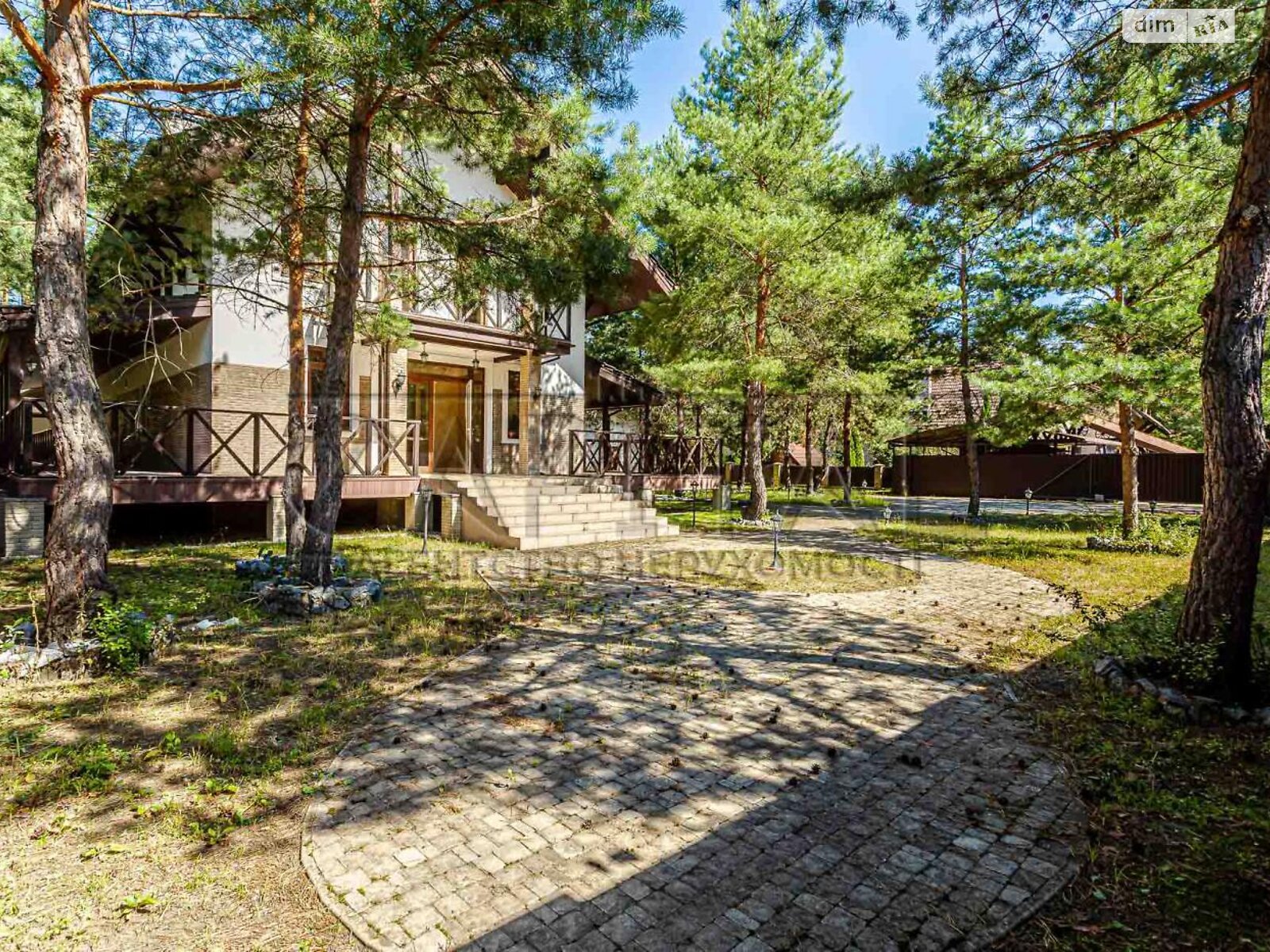 двоповерховий будинок з опаленням, 314 кв. м, кирпич. Продаж у Дмитрівці фото 1 двоповерховий будинок з опаленням, 314 кв. м, кирпич. Продаж у Дмитрівці фото 1