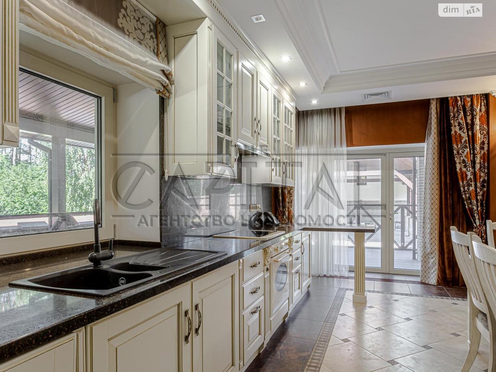 двоповерховий будинок з опаленням, 314 кв. м, кирпич. Продаж у Дмитрівці фото 1 двоповерховий будинок з опаленням, 314 кв. м, кирпич. Продаж у Дмитрівці фото 1