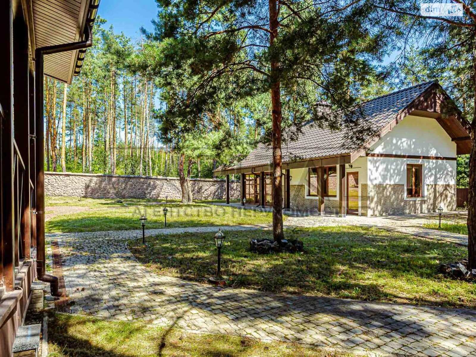 двухэтажный дом с отоплением, 314 кв. м, кирпич. Продажа в Дмитровке фото 1 двухэтажный дом с отоплением, 314 кв. м, кирпич. Продажа в Дмитровке фото 1