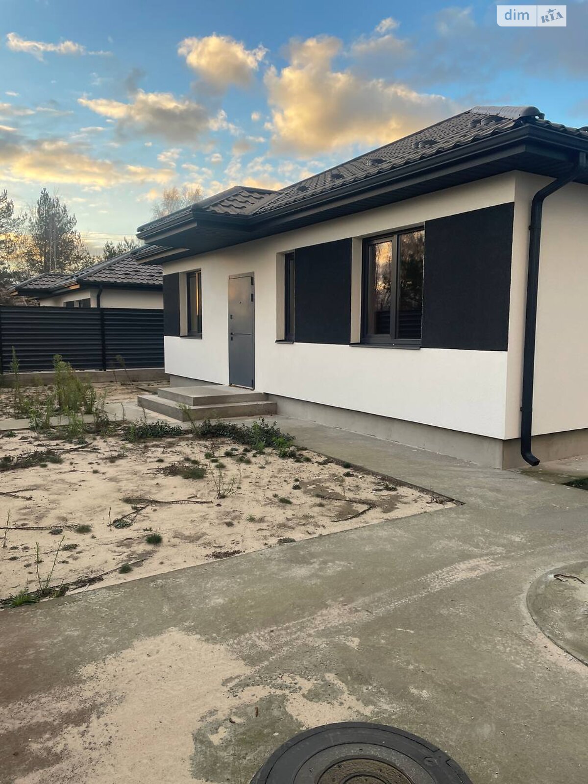 одноэтажный дом, 98 кв. м, керамзитобетон. Продажа в Дмитровке фото 1