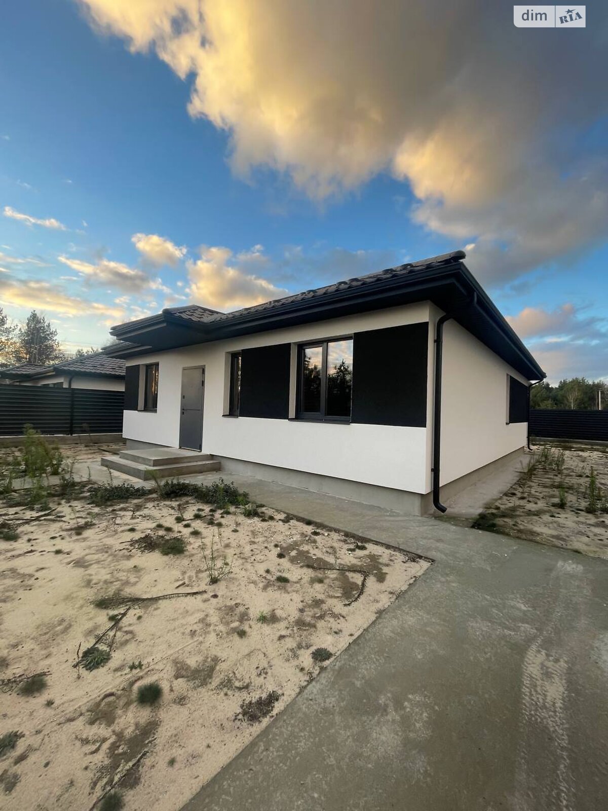 одноэтажный дом, 98 кв. м, керамзитобетон. Продажа в Дмитровке фото 1