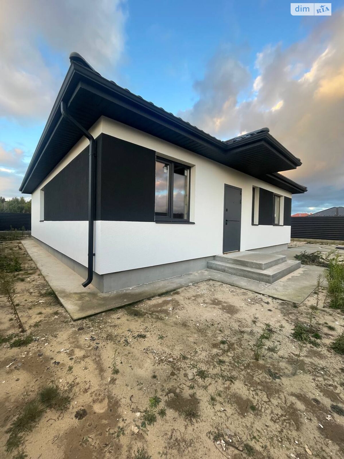 одноэтажный дом, 98 кв. м, керамзитобетон. Продажа в Дмитровке фото 1