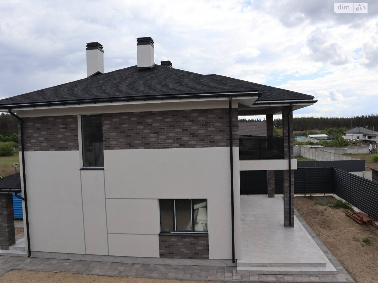 двухэтажный дом с верандой, 220 кв. м, газобетон. Продажа в Дмитровке фото 1 двухэтажный дом с верандой, 220 кв. м, газобетон. Продажа в Дмитровке фото 1
