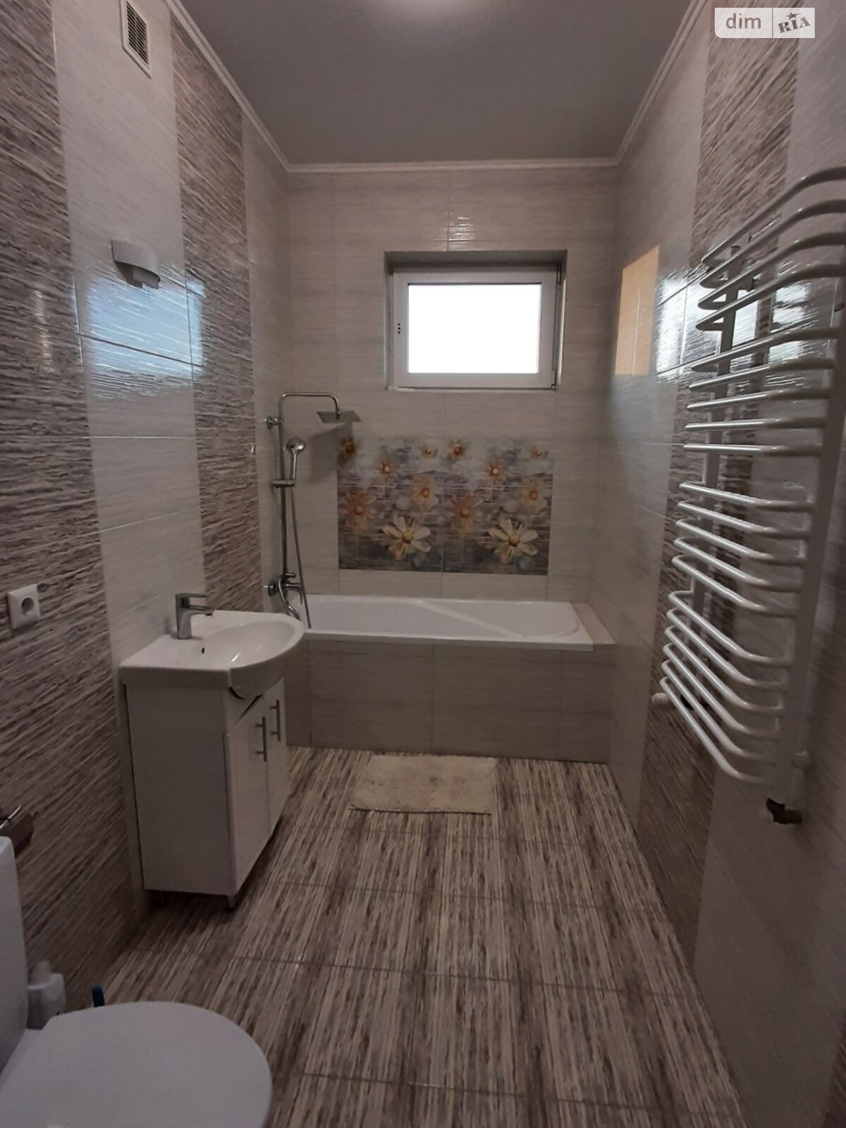 двухэтажный дом с гаражом, 270 кв. м, кирпич. Продажа в Дмитровке фото 1 двухэтажный дом с гаражом, 270 кв. м, кирпич. Продажа в Дмитровке фото 1
