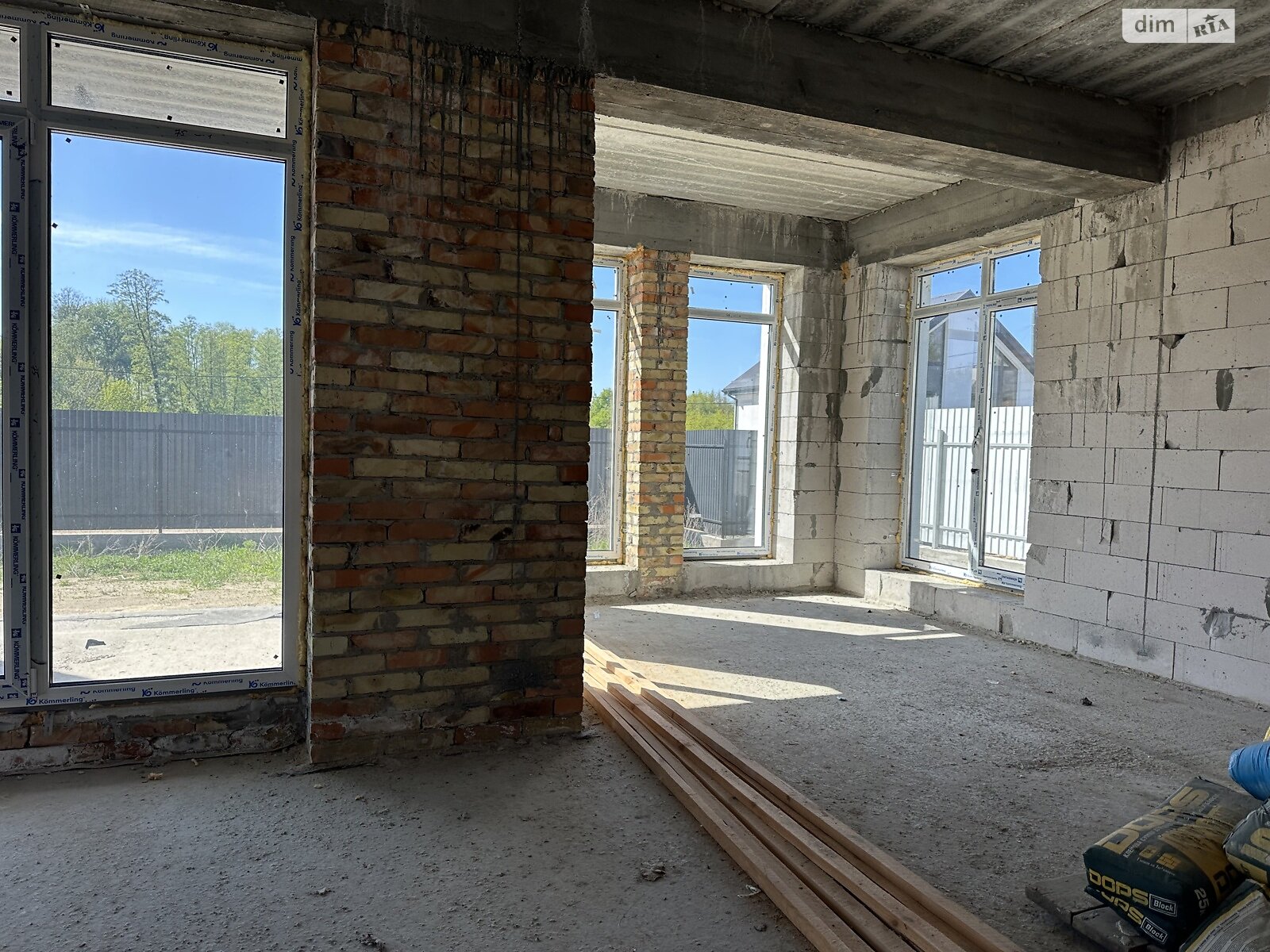 двухэтажный дом с балконом, 110 кв. м, газобетон. Продажа в Дмитровке фото 1 двухэтажный дом с балконом, 110 кв. м, газобетон. Продажа в Дмитровке фото 1