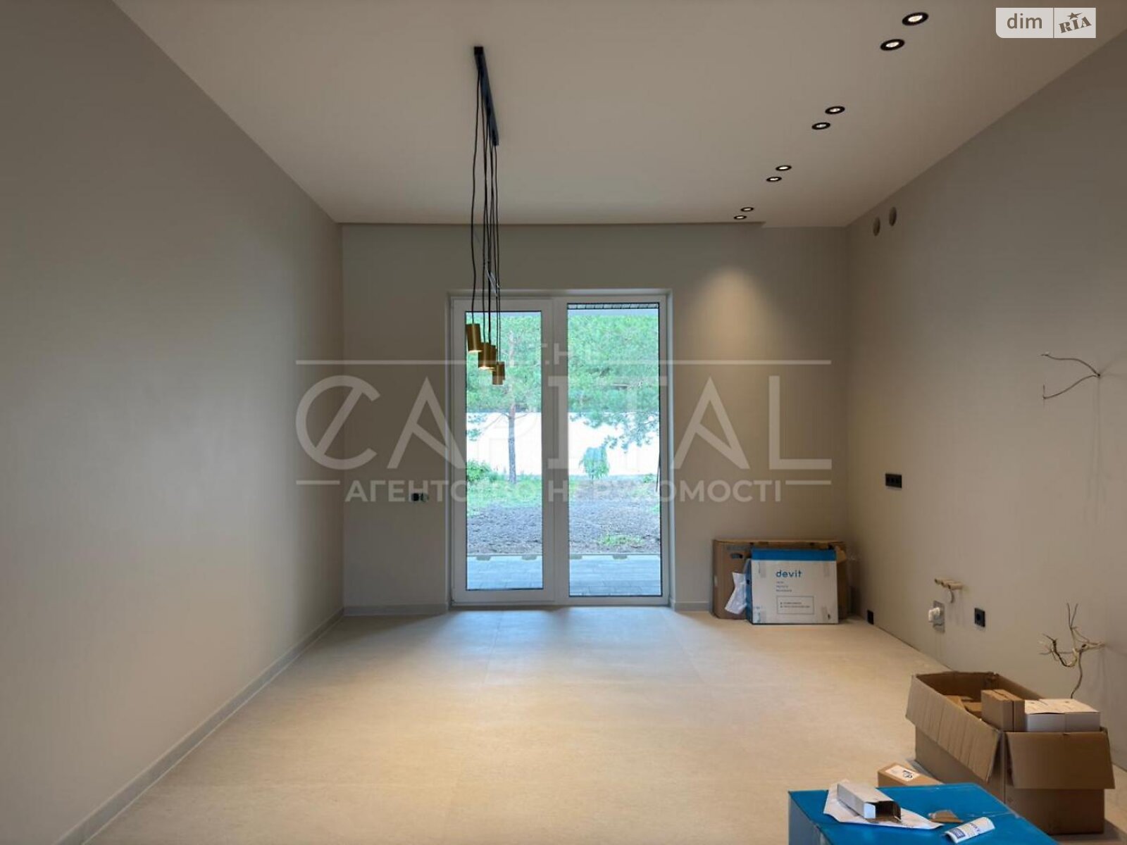 одноэтажный дом, 250 кв. м, кирпич. Продажа в Дмитровке фото 1 одноэтажный дом, 250 кв. м, кирпич. Продажа в Дмитровке фото 1