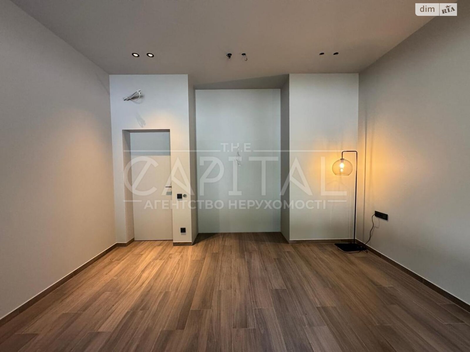 одноэтажный дом, 250 кв. м, кирпич. Продажа в Дмитровке фото 1 одноэтажный дом, 250 кв. м, кирпич. Продажа в Дмитровке фото 1