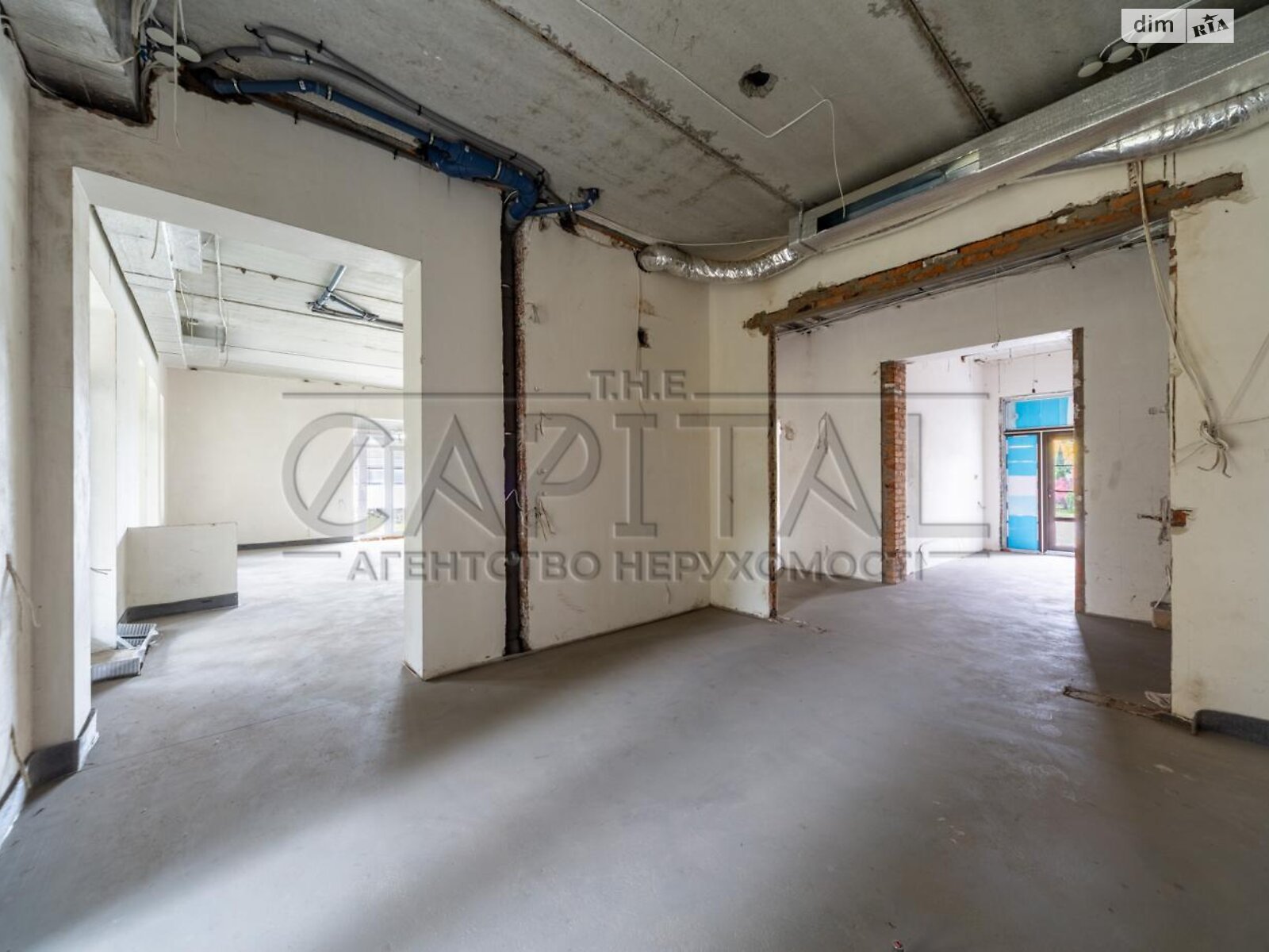 двухэтажный дом с гаражом, 550 кв. м, кирпич. Продажа в Дмитровке фото 1