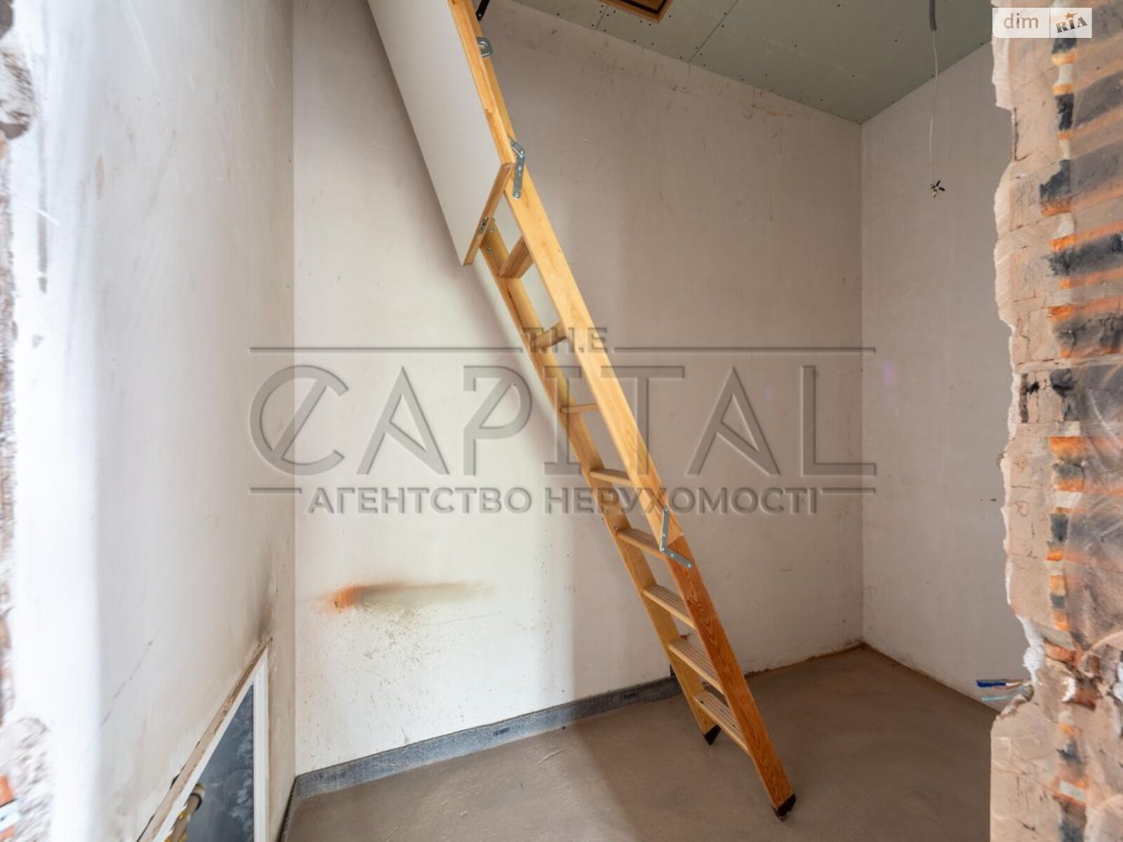 двухэтажный дом с гаражом, 550 кв. м, кирпич. Продажа в Дмитровке фото 1