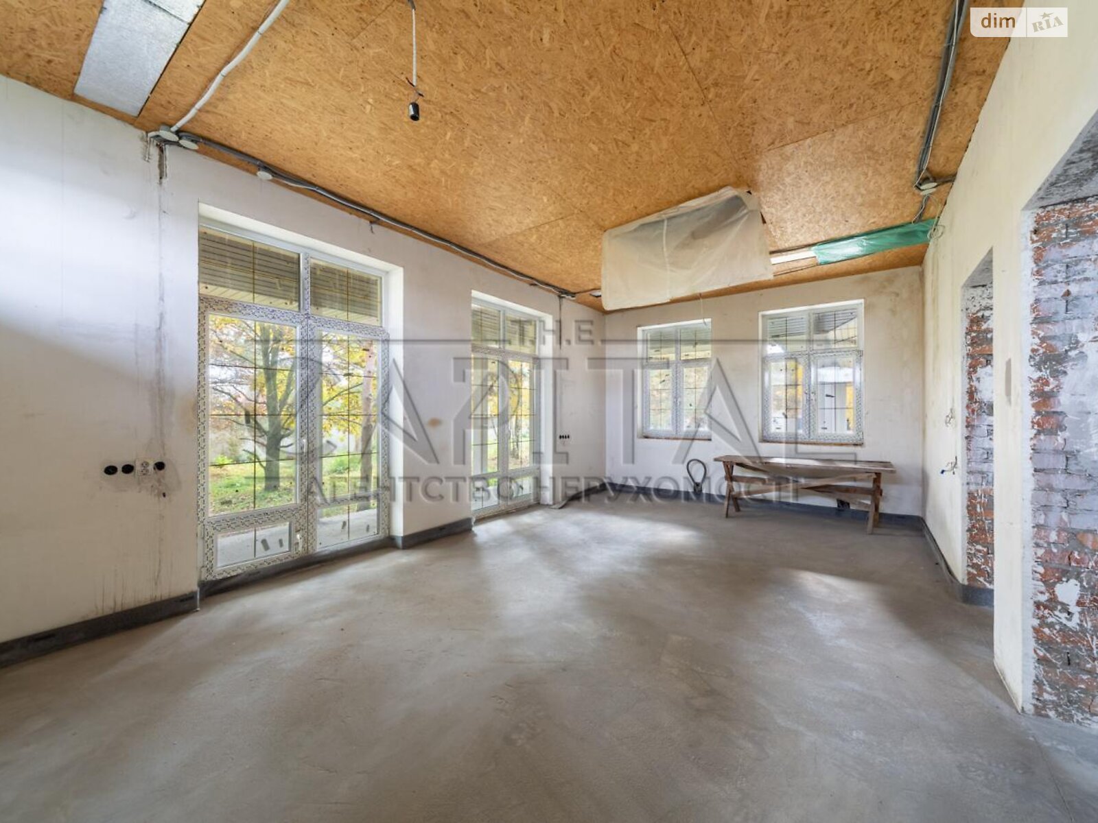 двухэтажный дом с гаражом, 550 кв. м, кирпич. Продажа в Дмитровке фото 1