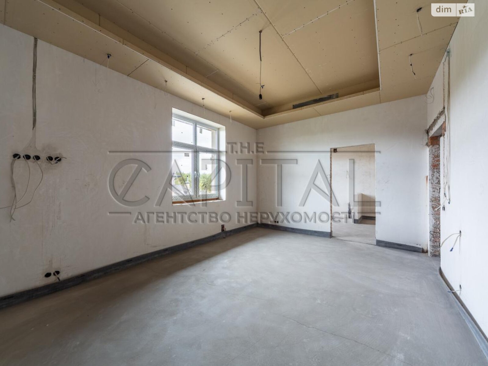 двухэтажный дом с гаражом, 550 кв. м, кирпич. Продажа в Дмитровке фото 1