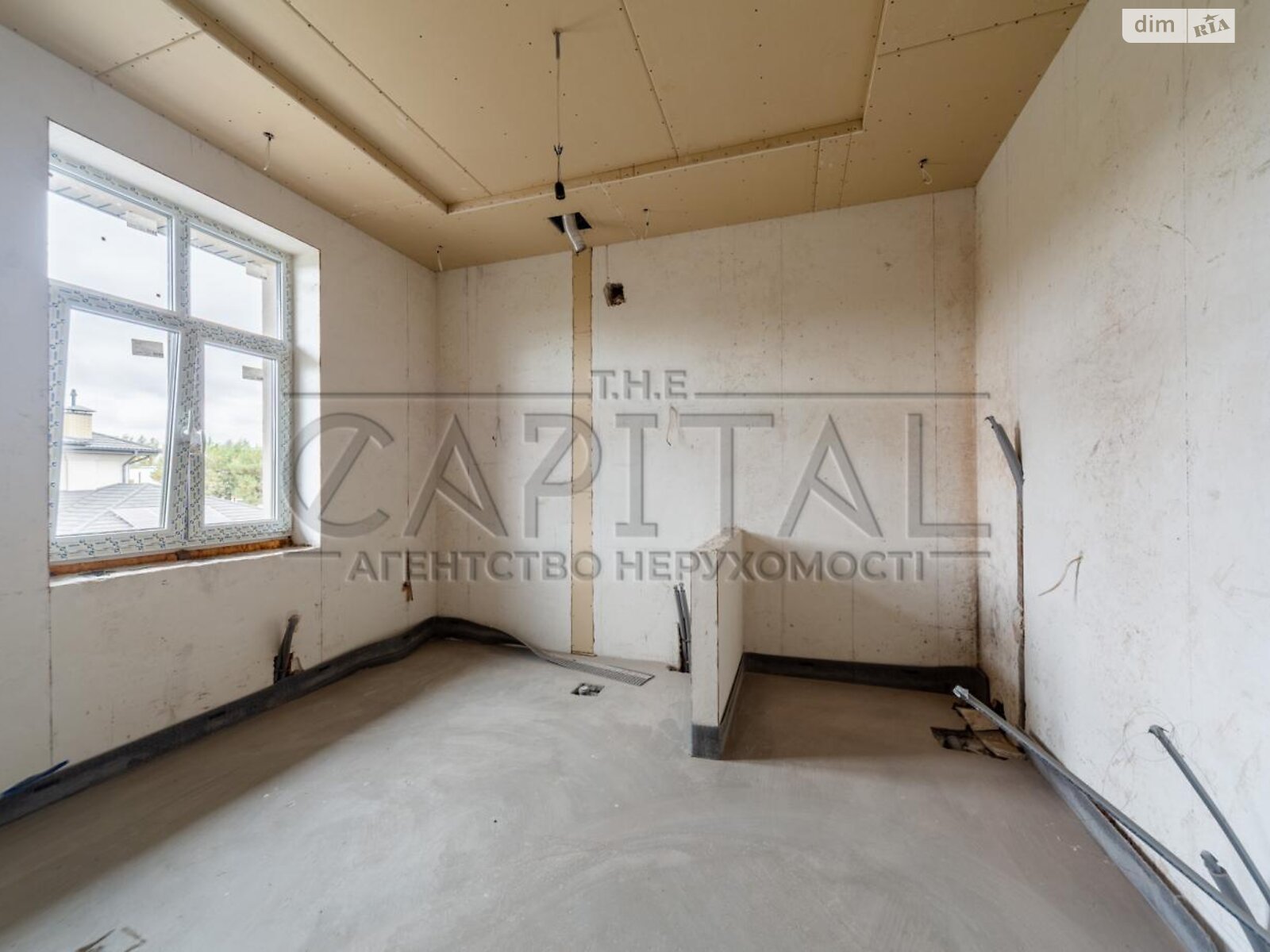 двухэтажный дом с гаражом, 550 кв. м, кирпич. Продажа в Дмитровке фото 1