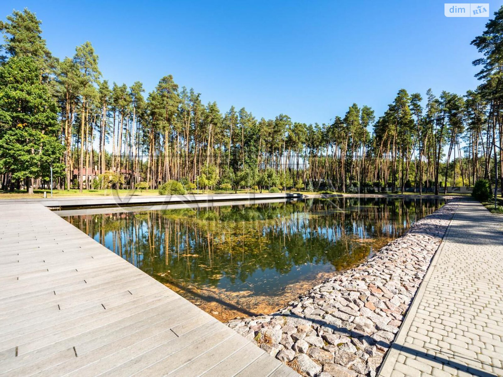 двухэтажный дом с гаражом, 550 кв. м, кирпич. Продажа в Дмитровке фото 1