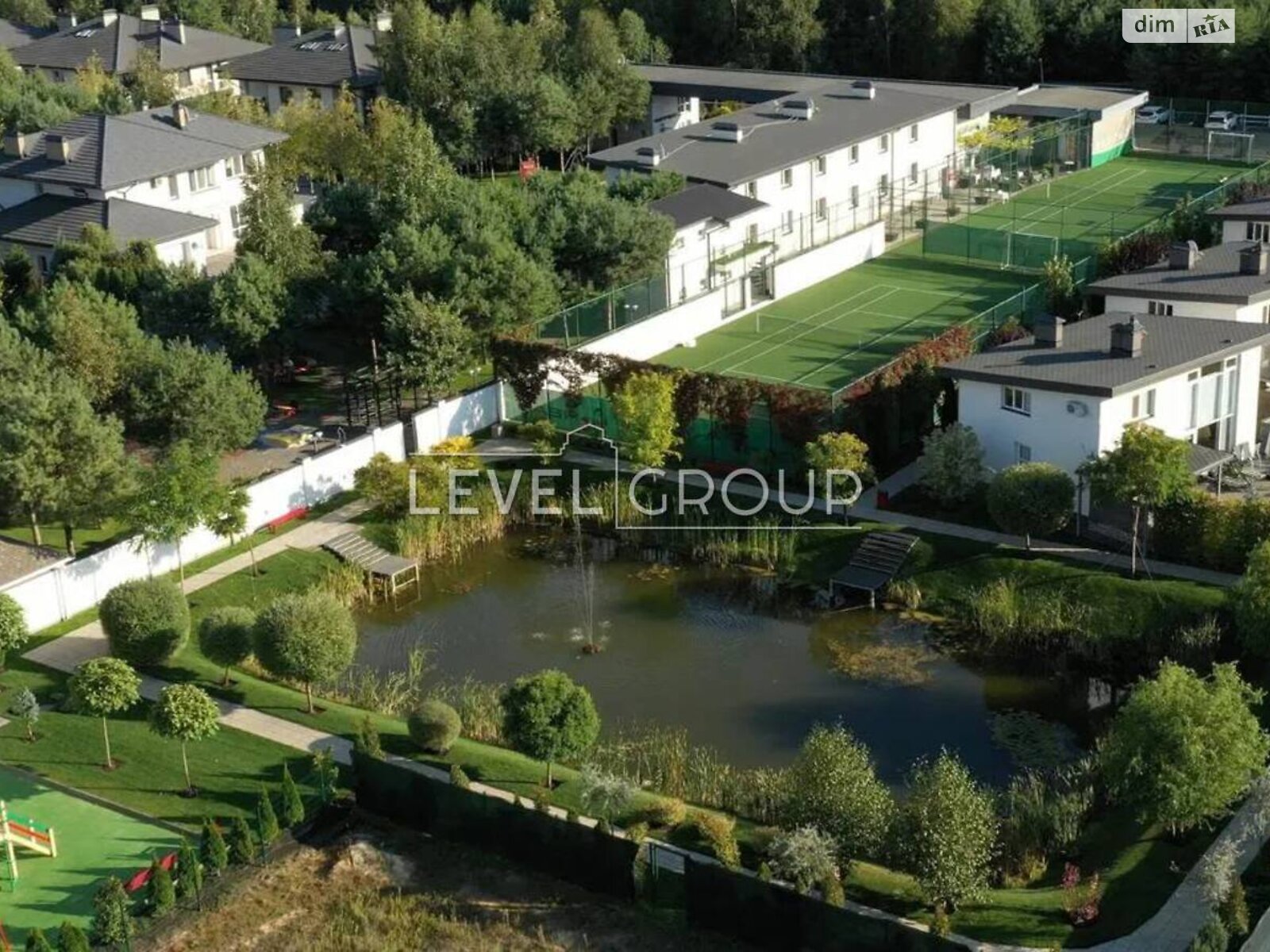 одноэтажный дом с верандой, 260 кв. м, кирпич. Продажа в Дмитровке фото 1